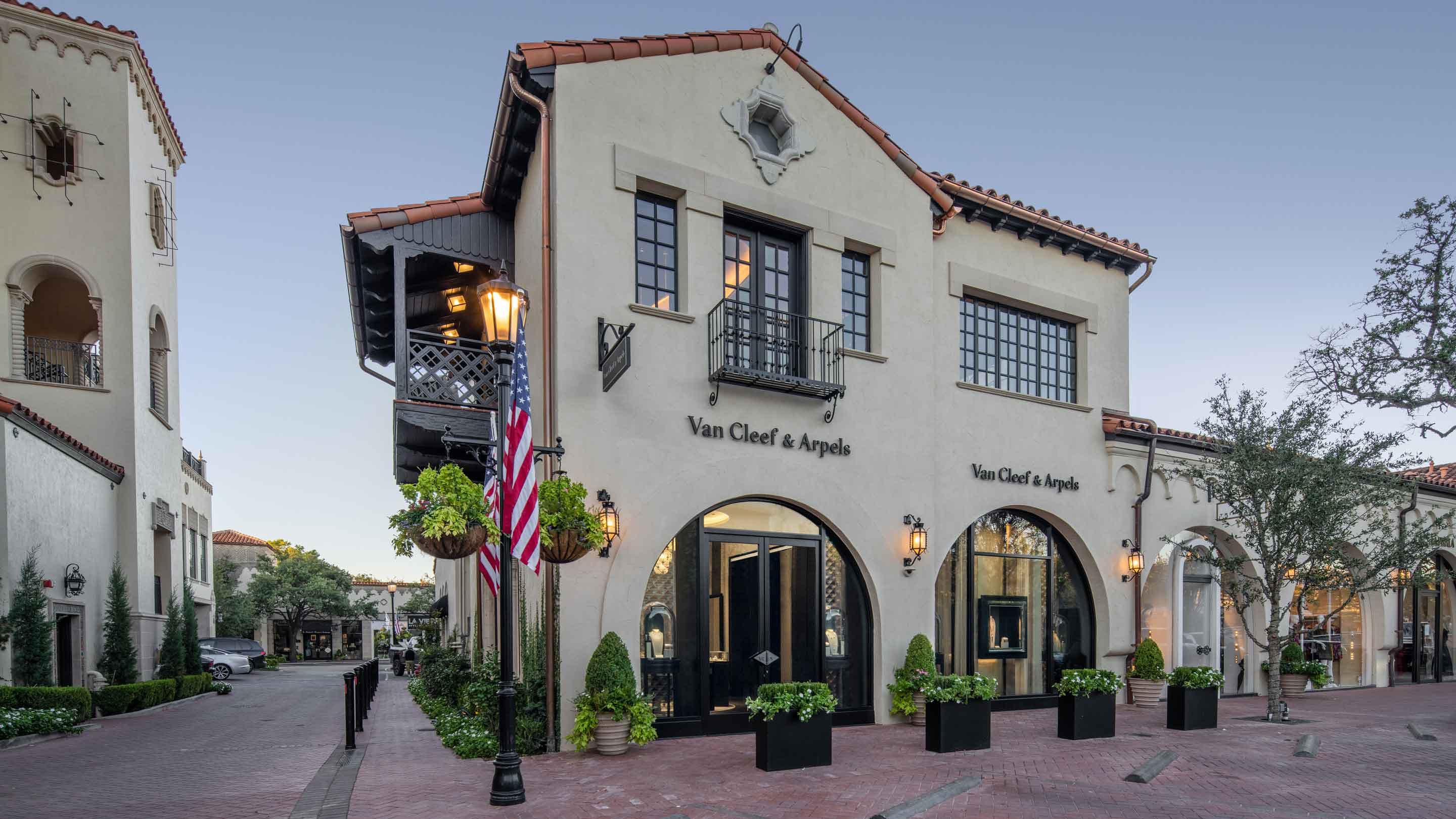 Dallas Highland Park Village Van Cleef & Arpels