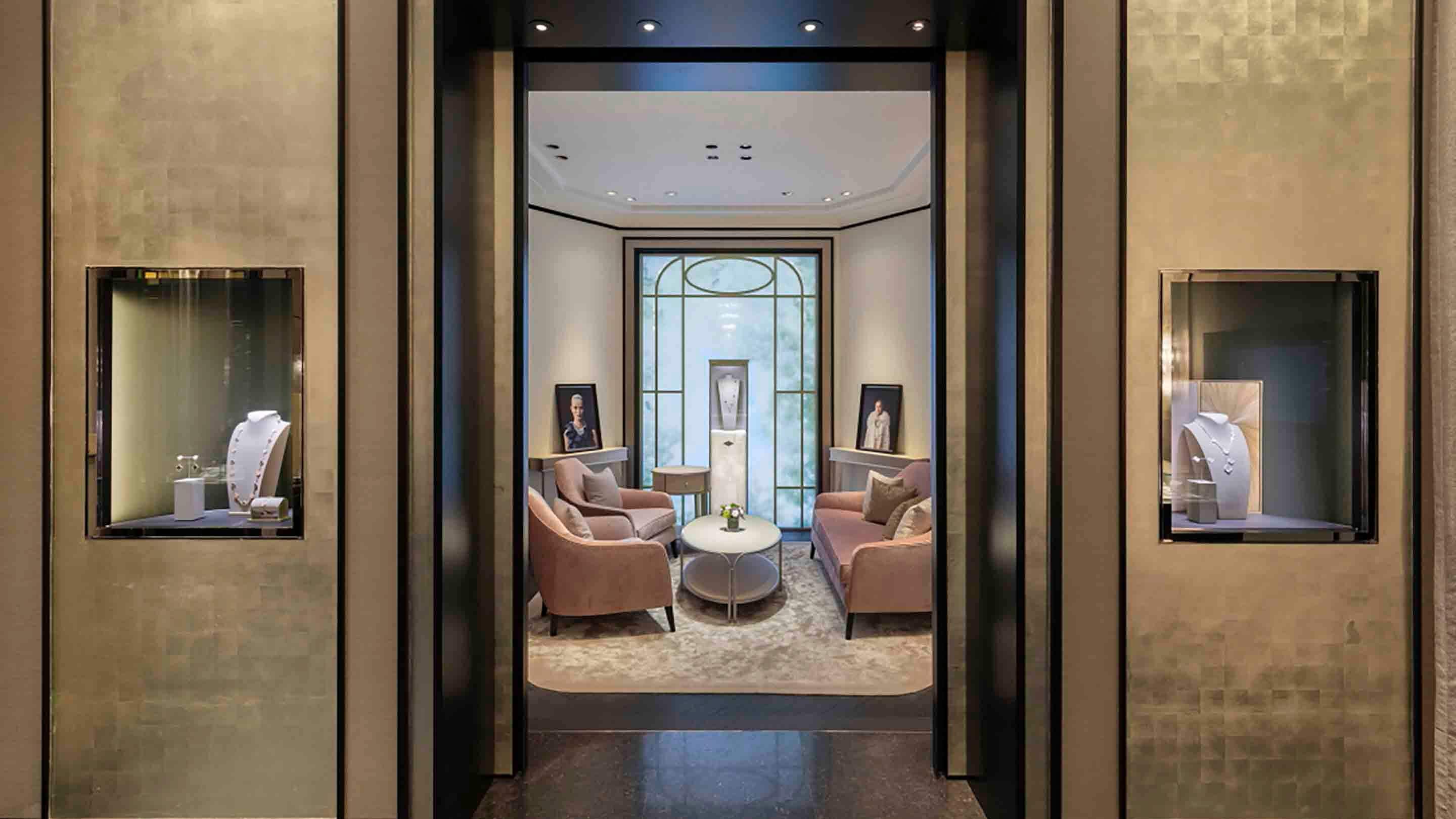 Guanghzou taikoo hui boutique present an interior view, entrance salon, Van Cleef Arpels