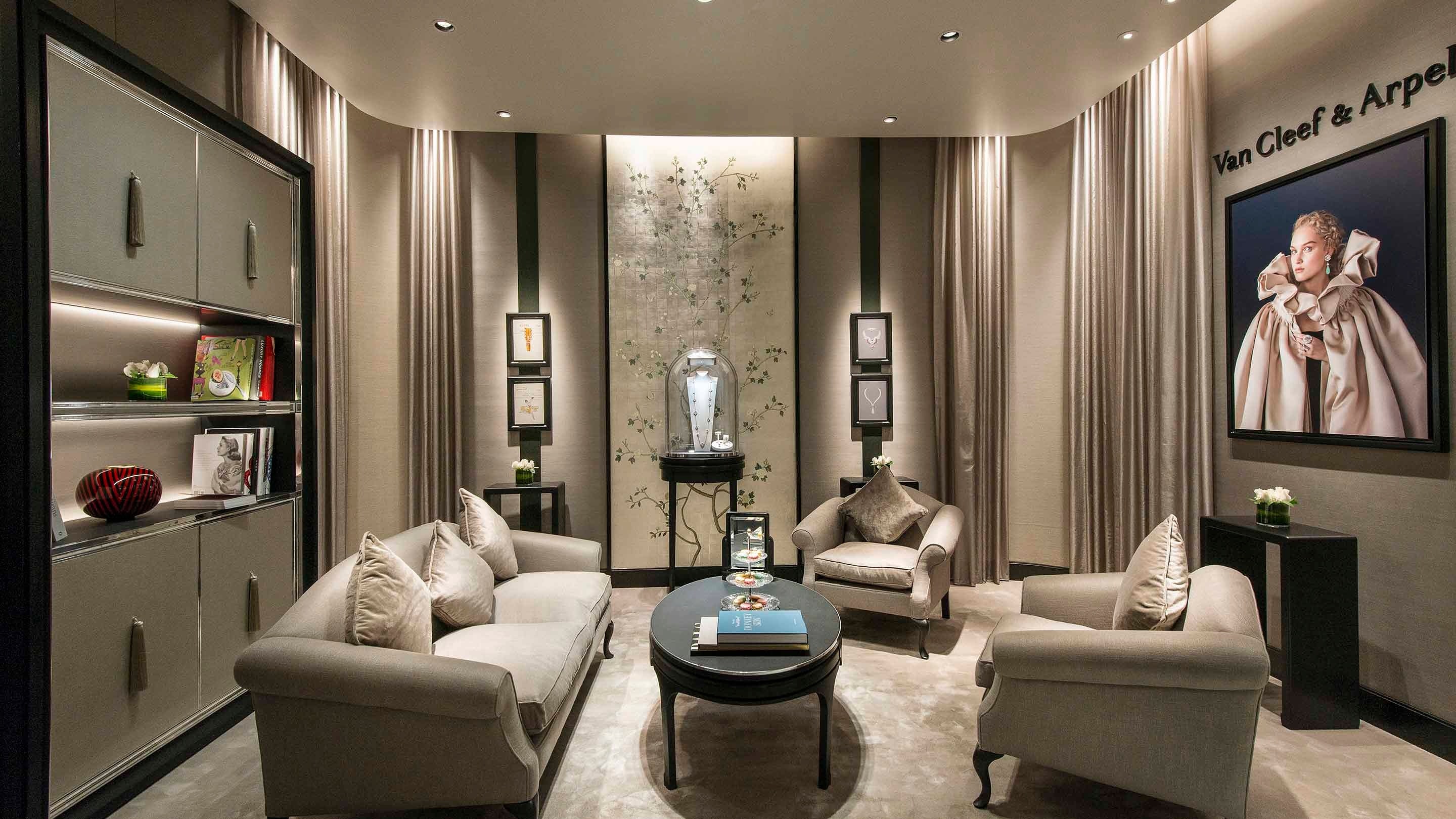 Dubai mall boutique present the salon view, van cleef and arpels