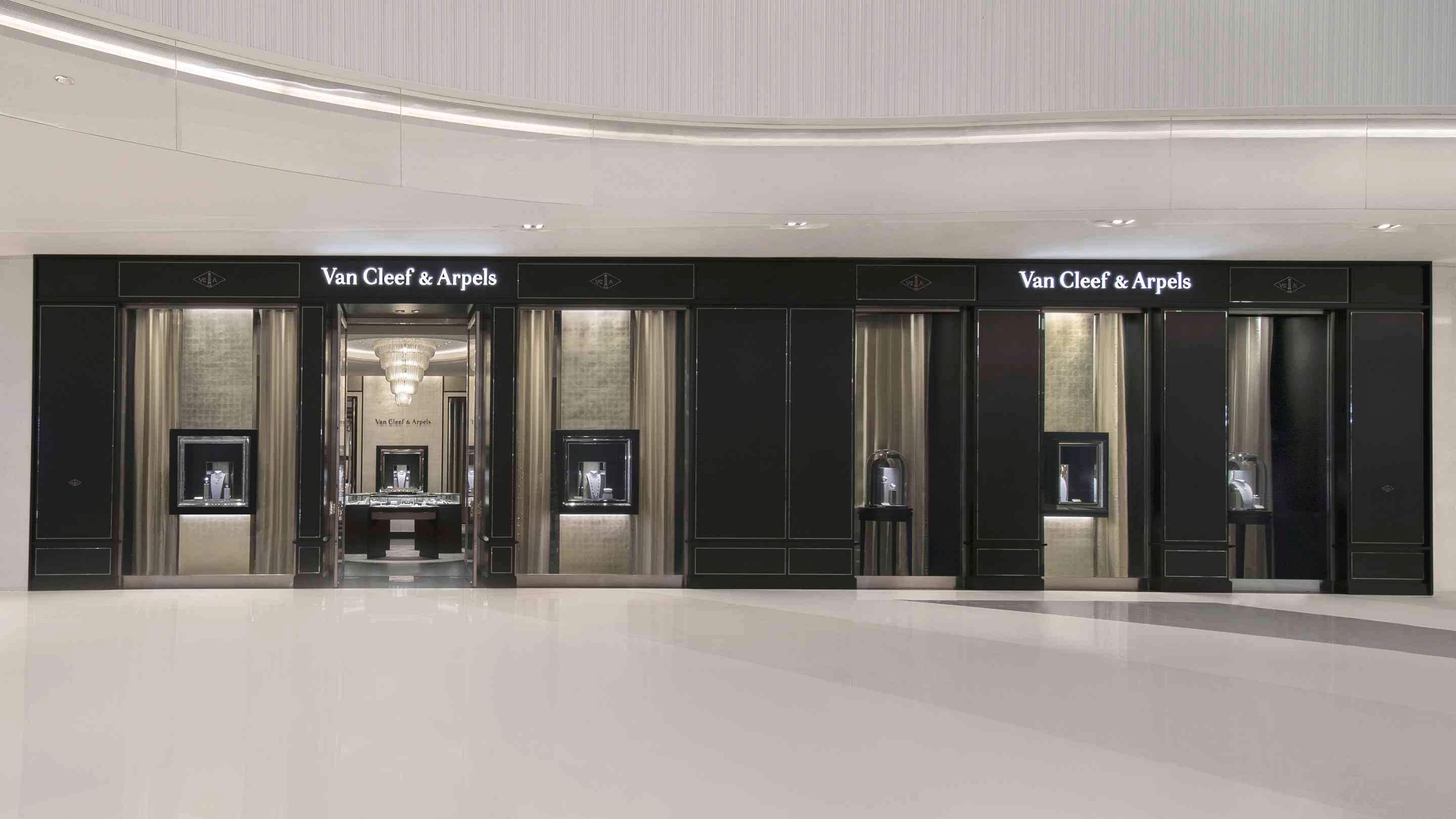 Fuzhou Mix C boutique present the representative view, Van Cleef & Arpels