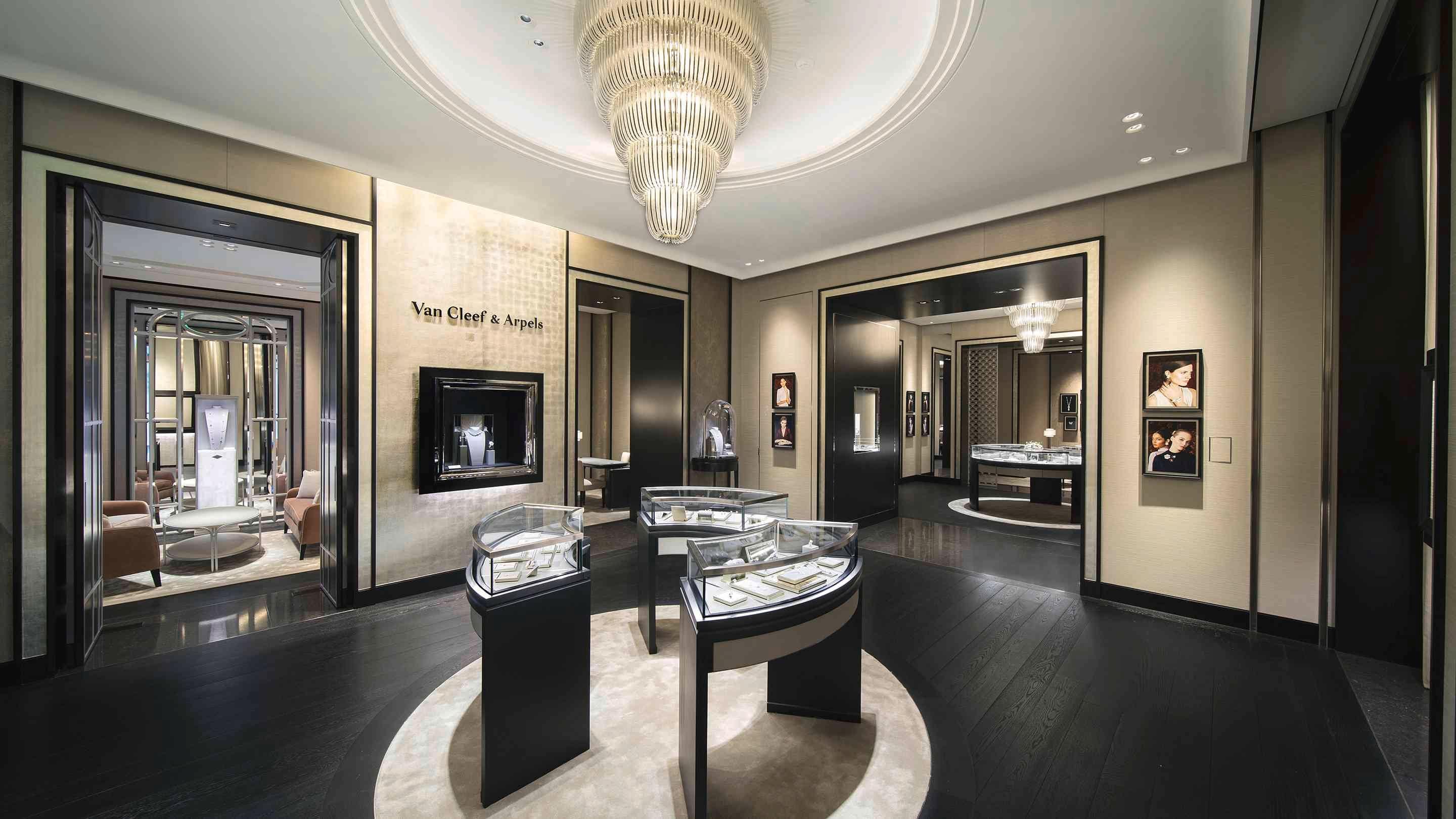 Fuzhou Mix C boutique present the interior view, Van Cleef & Arpels