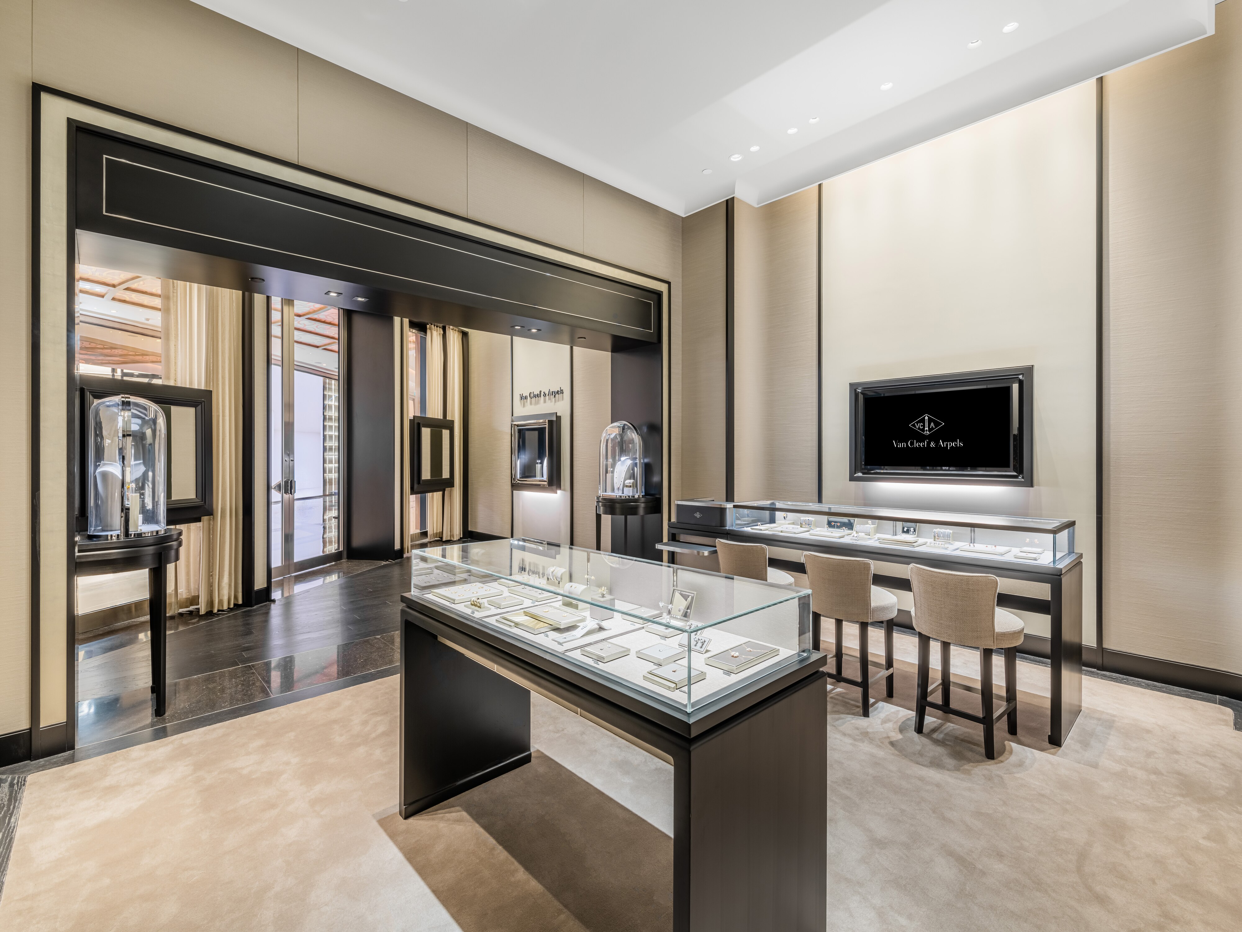 Macau Glaxy boutique present the sale area view , Van Cleef Arpels