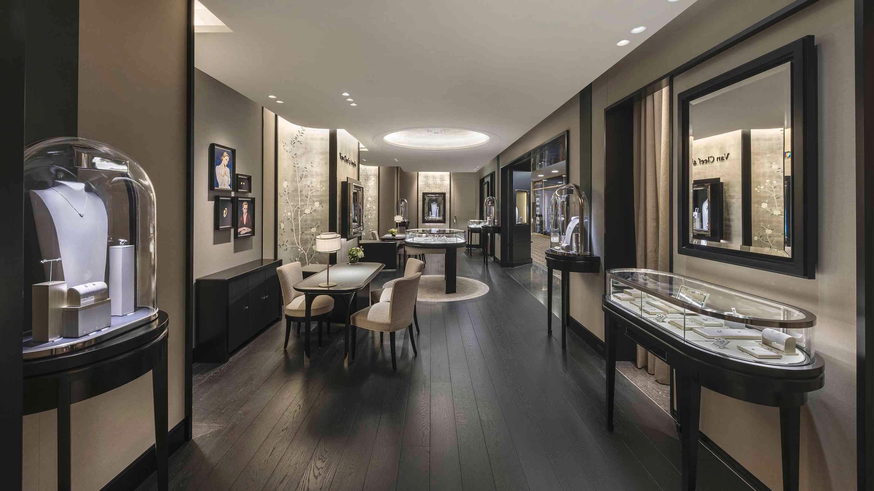 Nagoya - JR Takashimaya boutique present the interior view, Van Cleef & Arpels