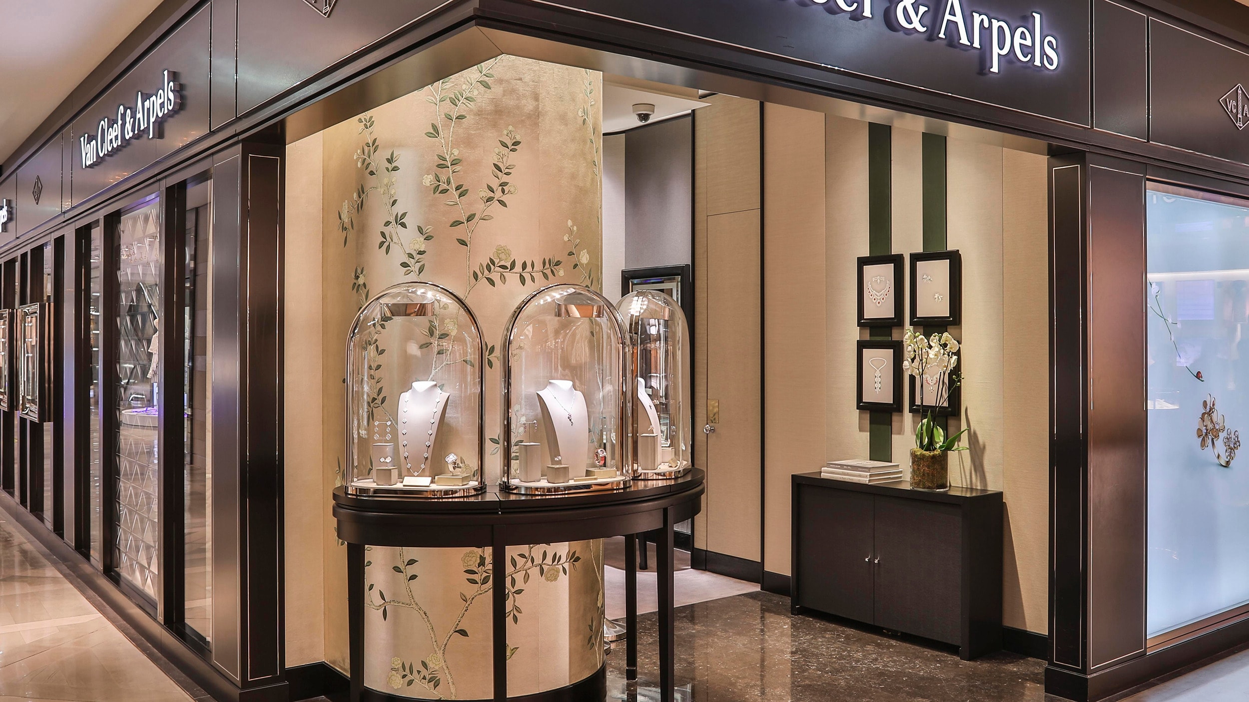 Paris Galeries Lafayette Van Cleef & Arpels