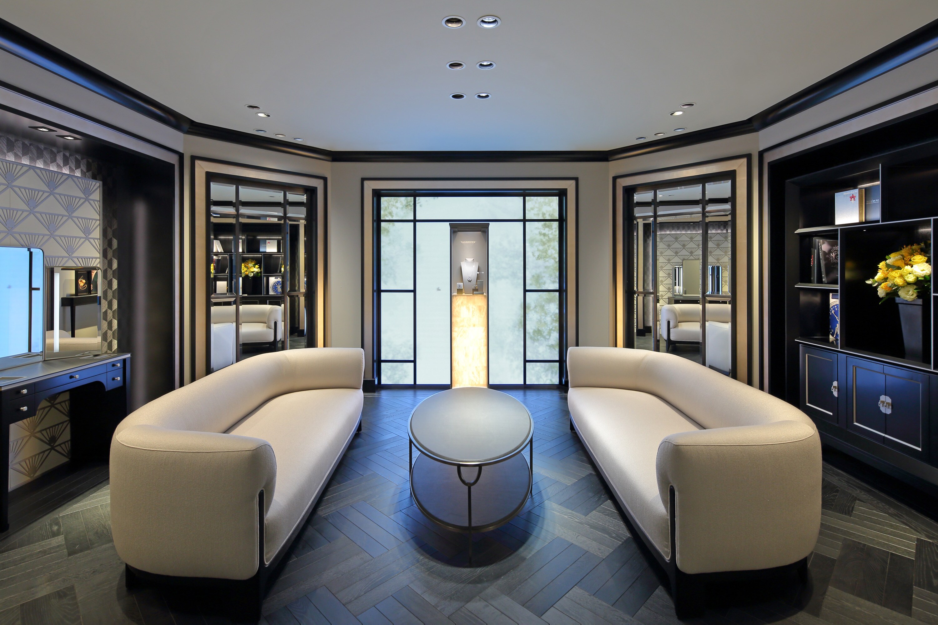 Osaka Shinsaibashi Van Cleef & Arpels