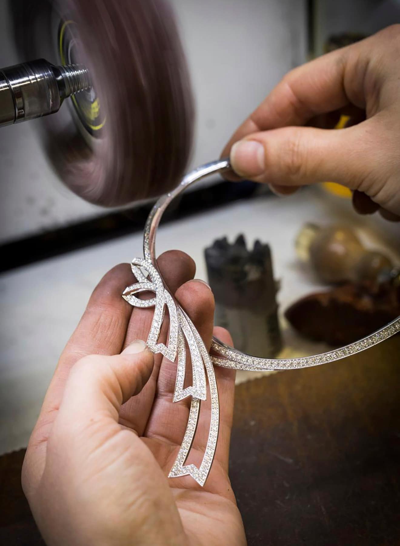 Contes d'Hiver系列，吊坠，白K金，Van Cleef & Arpels梵克雅宝