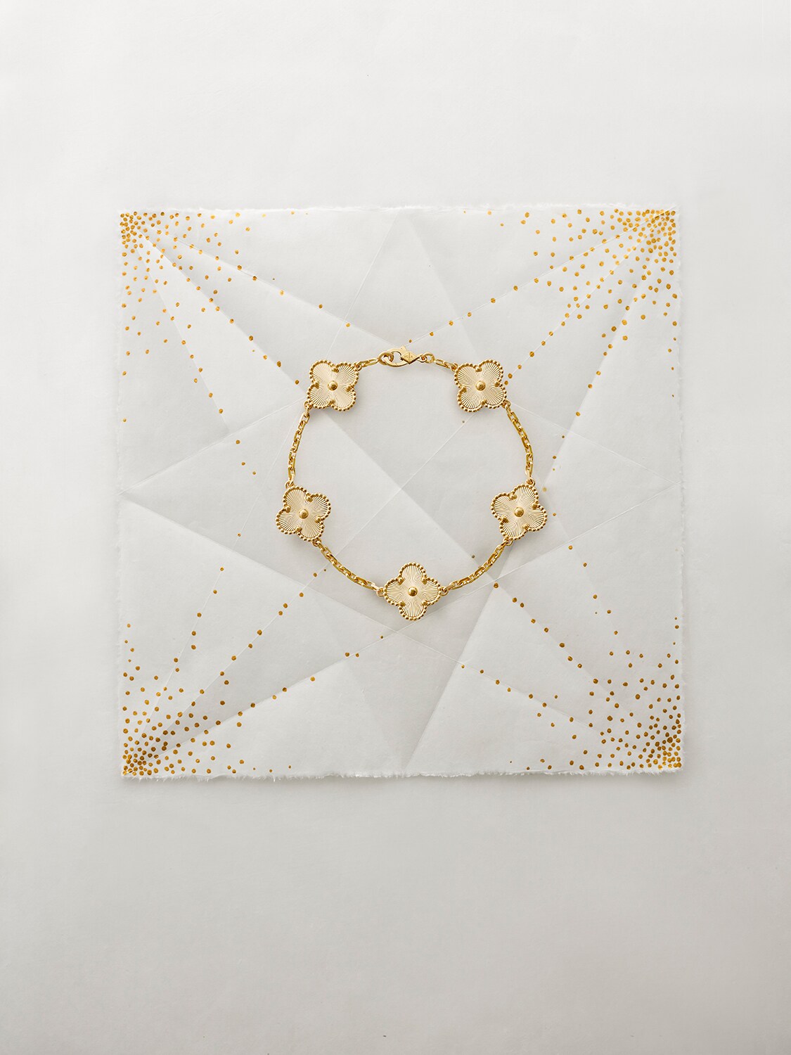 Vintage Alhambra bracelet, 5 motifs 18K yellow gold, Alhambra collection, Van Cleef & Arpels