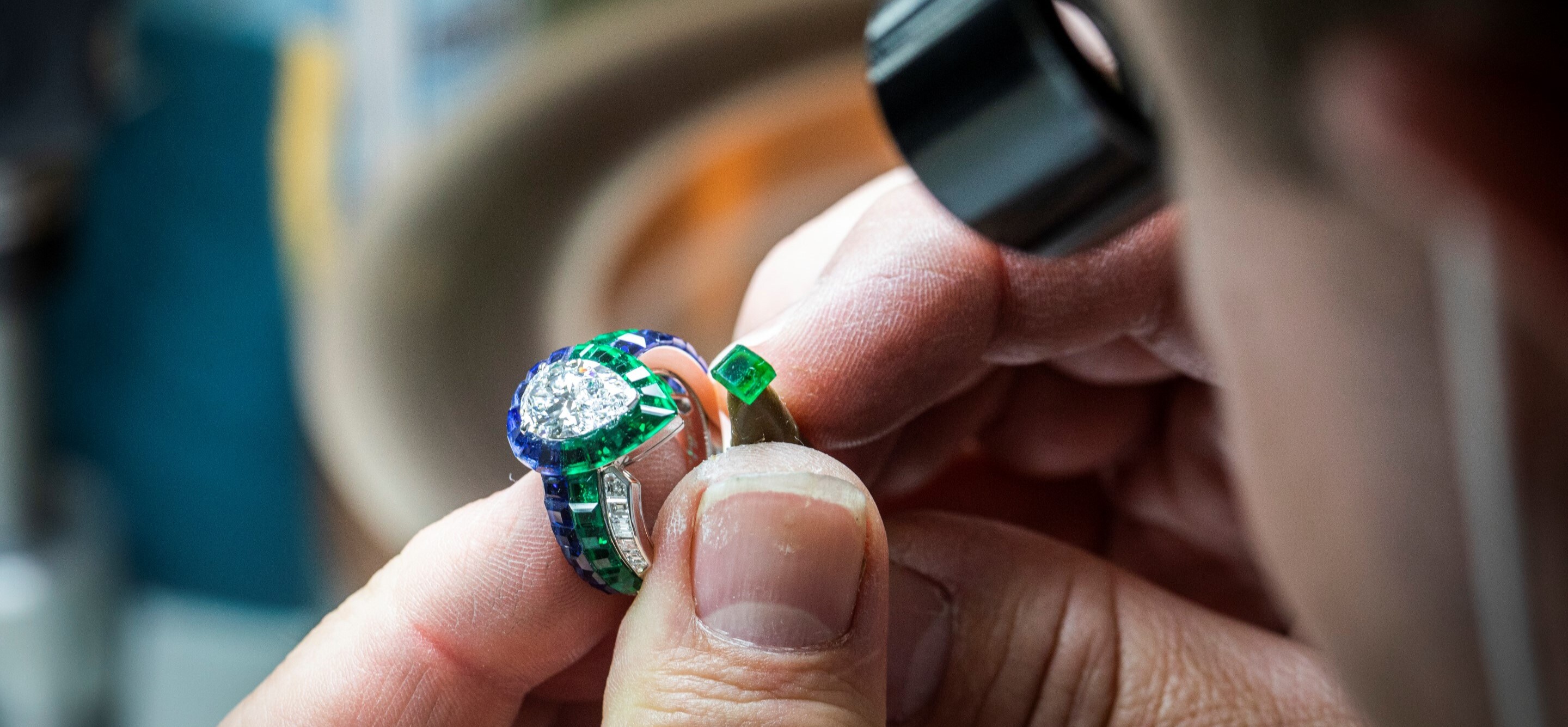 '细赏宝石之瑰丽光彩