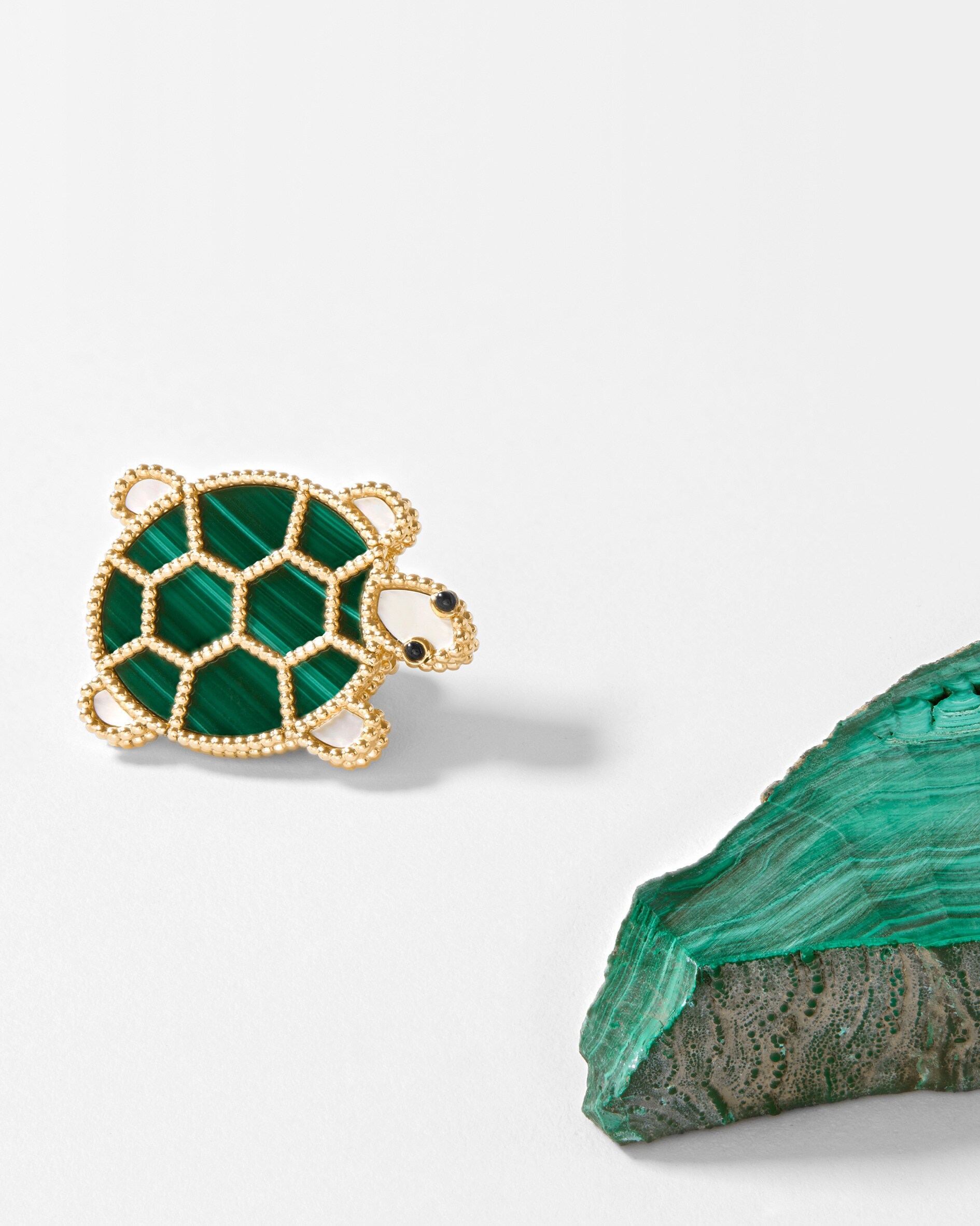 孔雀石，Van Cleef & Arpels梵克雅宝。