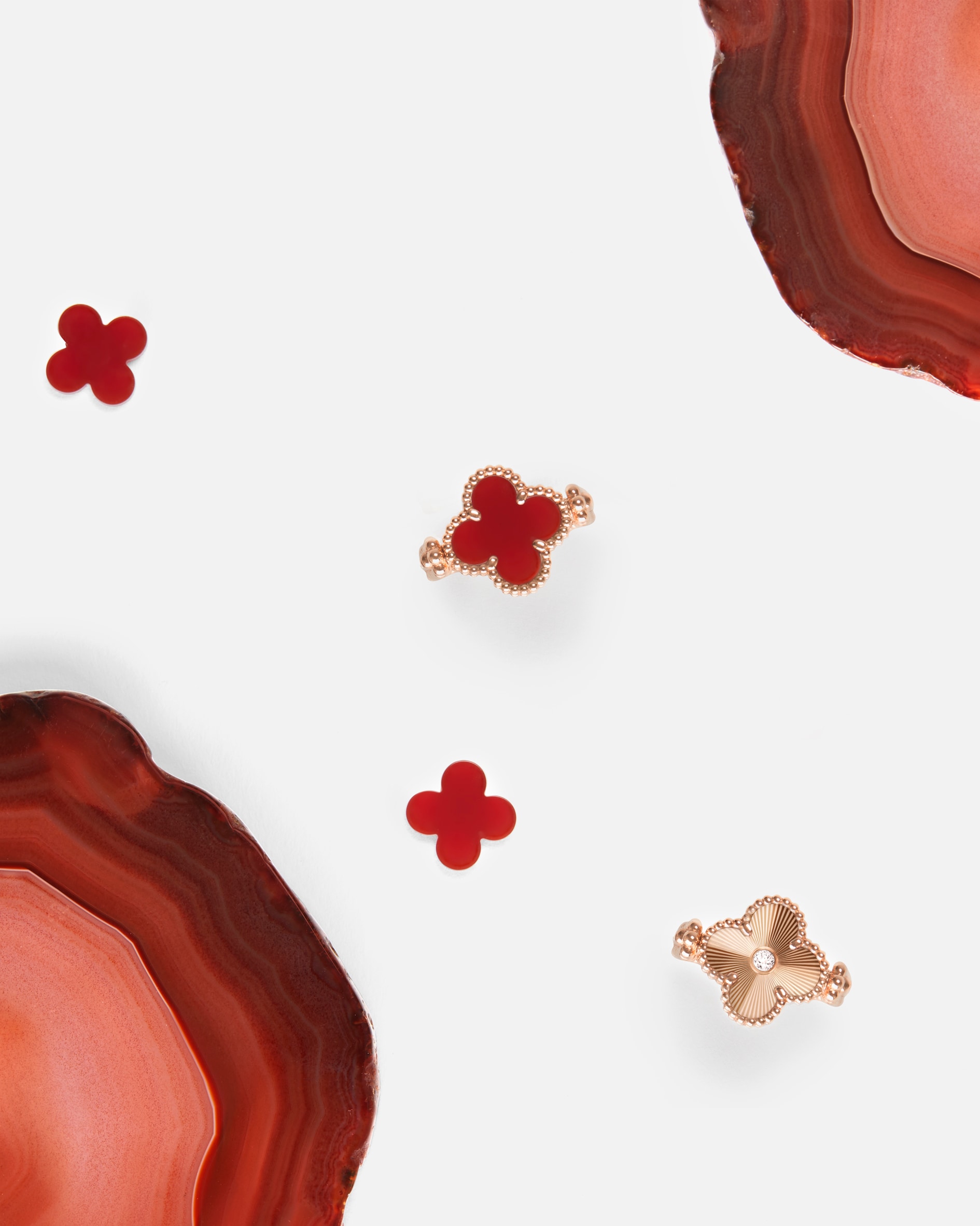 红玉髓，Van Cleef & Arpels梵克雅宝。