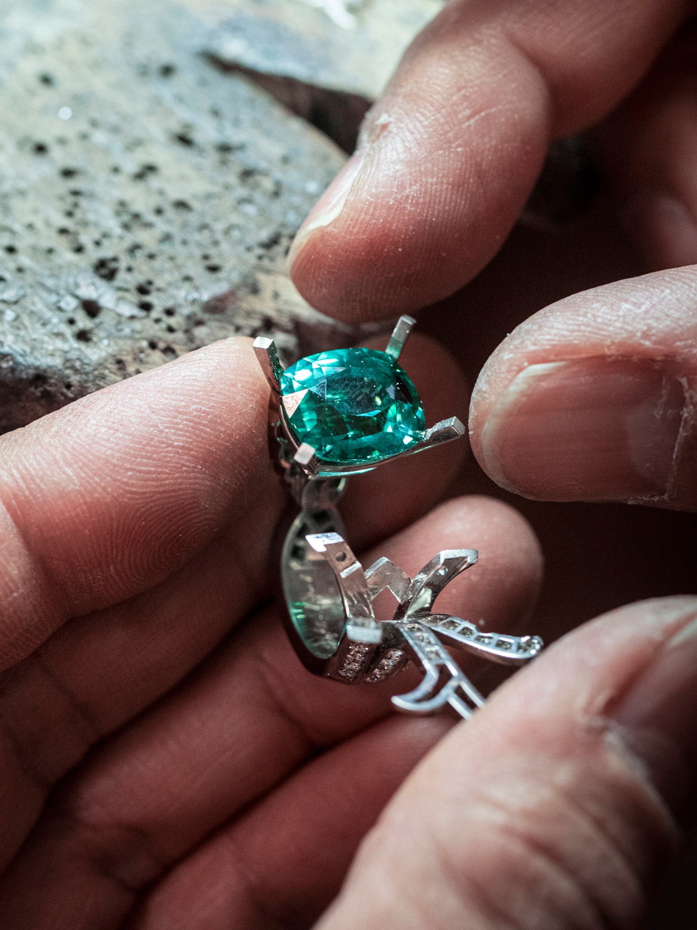 Ring, 1958, Yellow gold, platinum, one emerald-cut emerald of 35.35 carats (Colombia), diamonds, Heritage collection, Van Cleef & Arpels