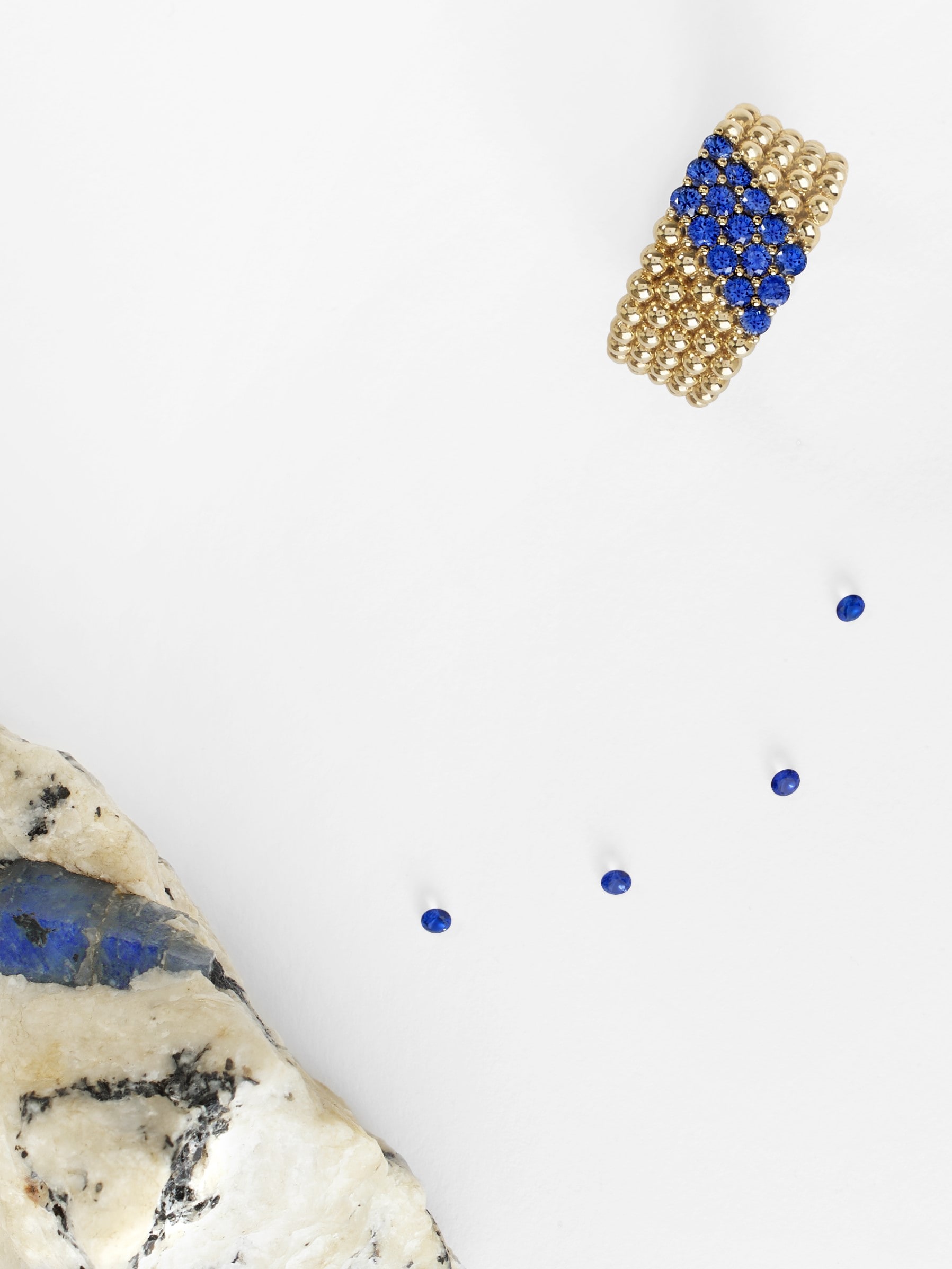 Setting work, adjusting the prongs, Maiolica necklace, Van Cleef & Arpels