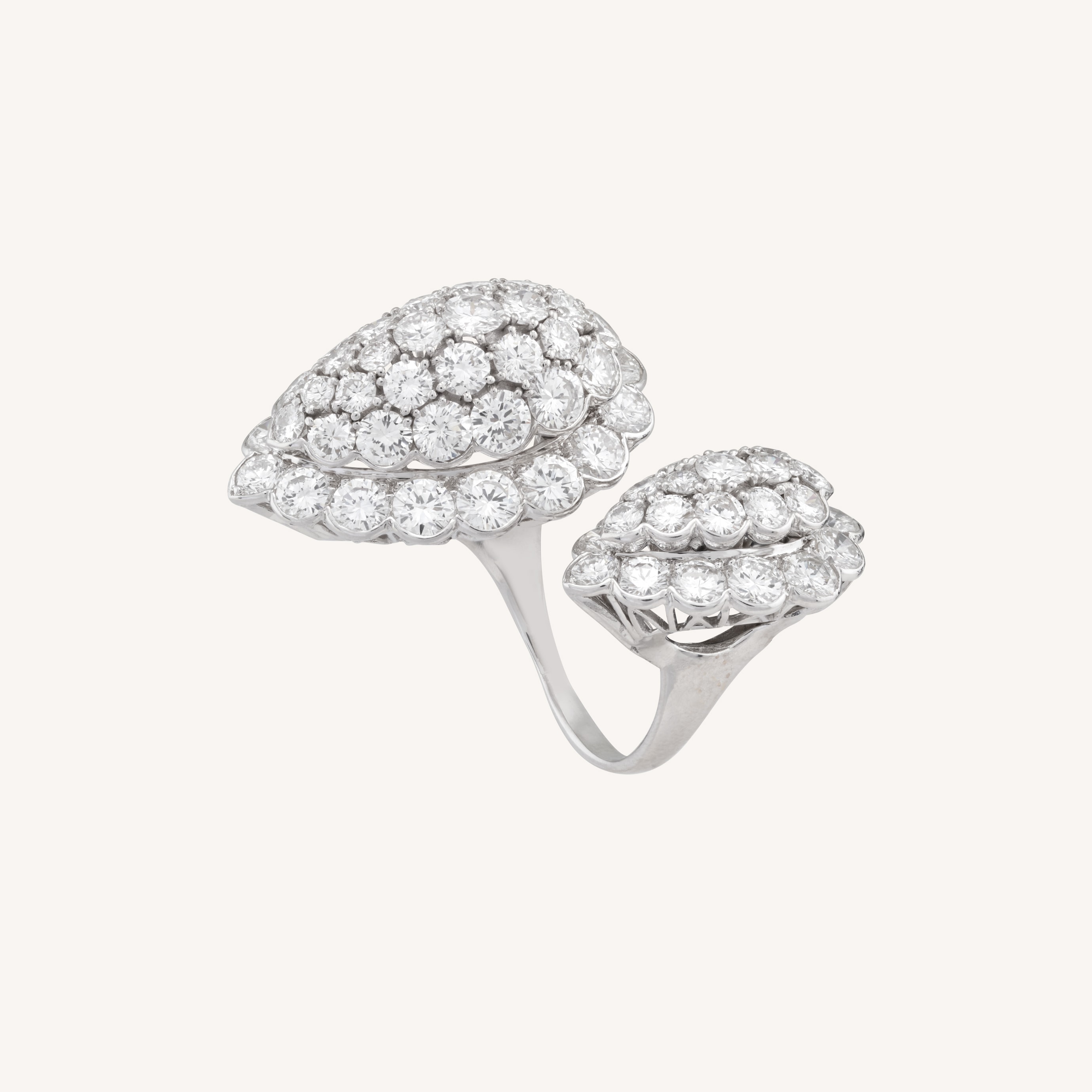 Rubens Between the Finger Ring, 1973, White gold, diamonds, Van Cleef & Arpels Collection