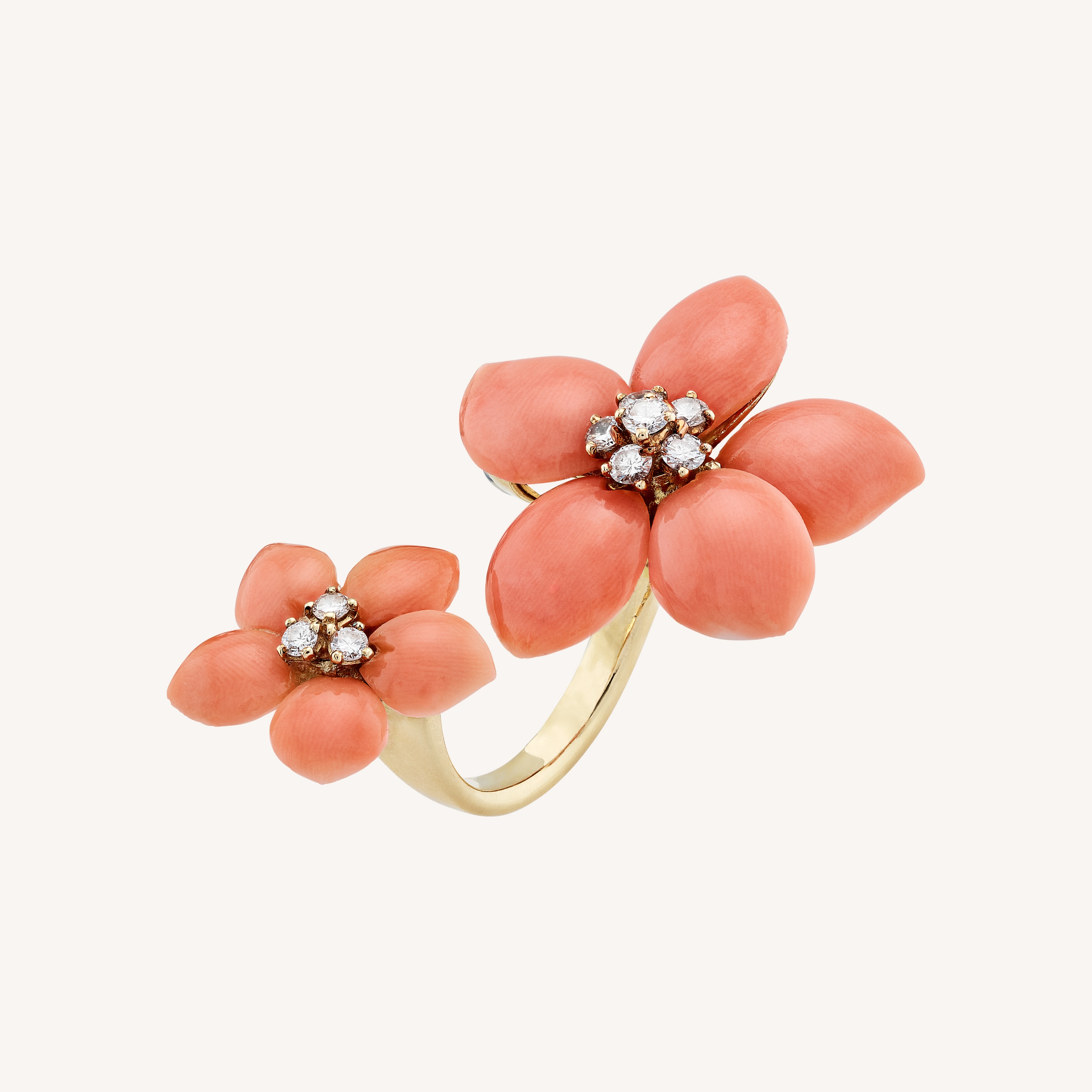 Two flowers Between the Finger Ring, 1972, Yellow gold, coral, diamonds, Van Cleef & Arpels Collection