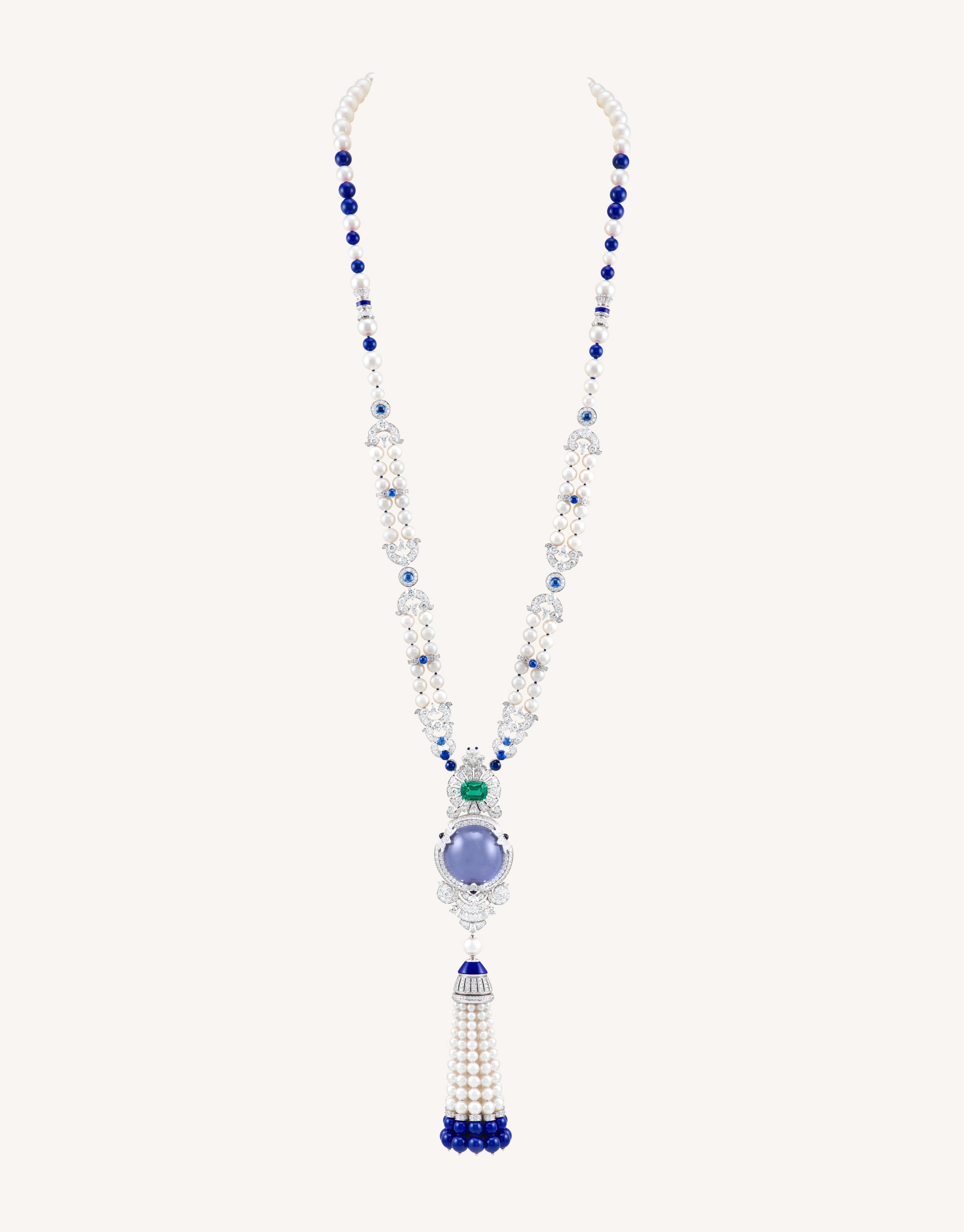 Reinette可转换式长项链及可拆式胸针，白K金，一颗5.35克拉的枕形切割绿色碧玺，一颗59.78克拉的凸圆形切割玉髓，蓝宝石，白色养殖珍珠，青金石，Quatre contes de Grimm系列，Van Cleef & Arpels梵克雅宝