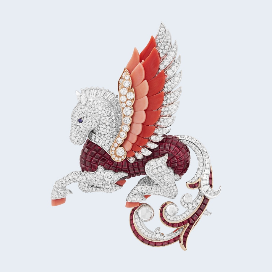 Pégase clip, White gold, pink gold, red gold, Traditional Mystery Set rubies, rubies, mauve sapphires, coral, diamonds, Arche de Noé collection, Van Cleef & Arpels