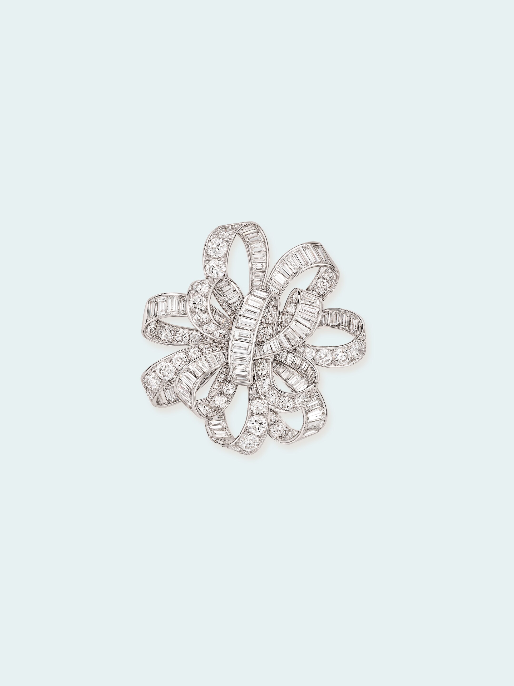 Floating ribbon brooch, 1937. Platinum, diamonds. Van Cleef & Arpels Collection.
