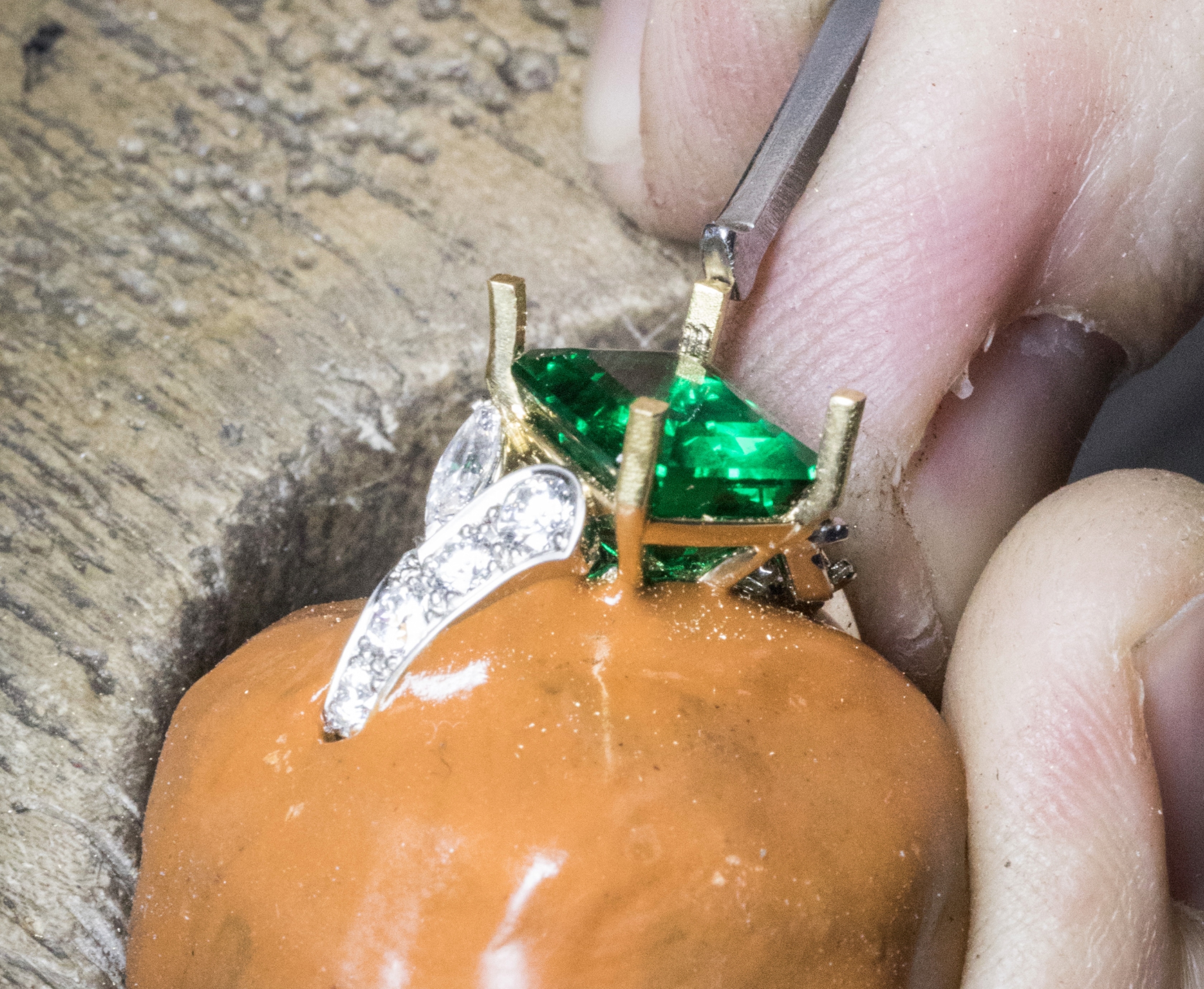 镶嵌工艺，镶嵌祖母绿式切割祖母绿，Van Cleef & Arpels梵克雅宝