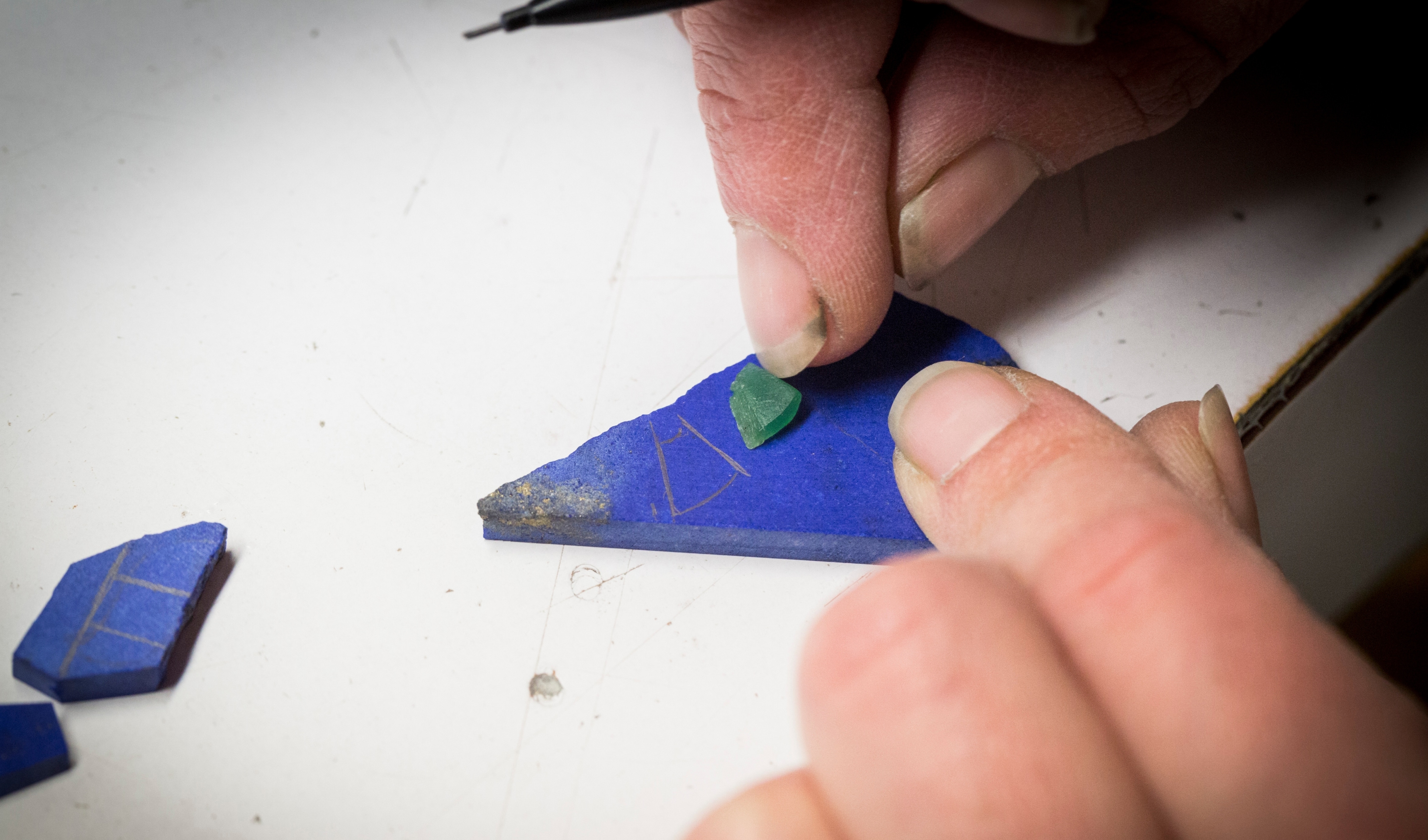 切割工艺，重新切割青金石主题图案，Van Cleef & Arpels梵克雅宝