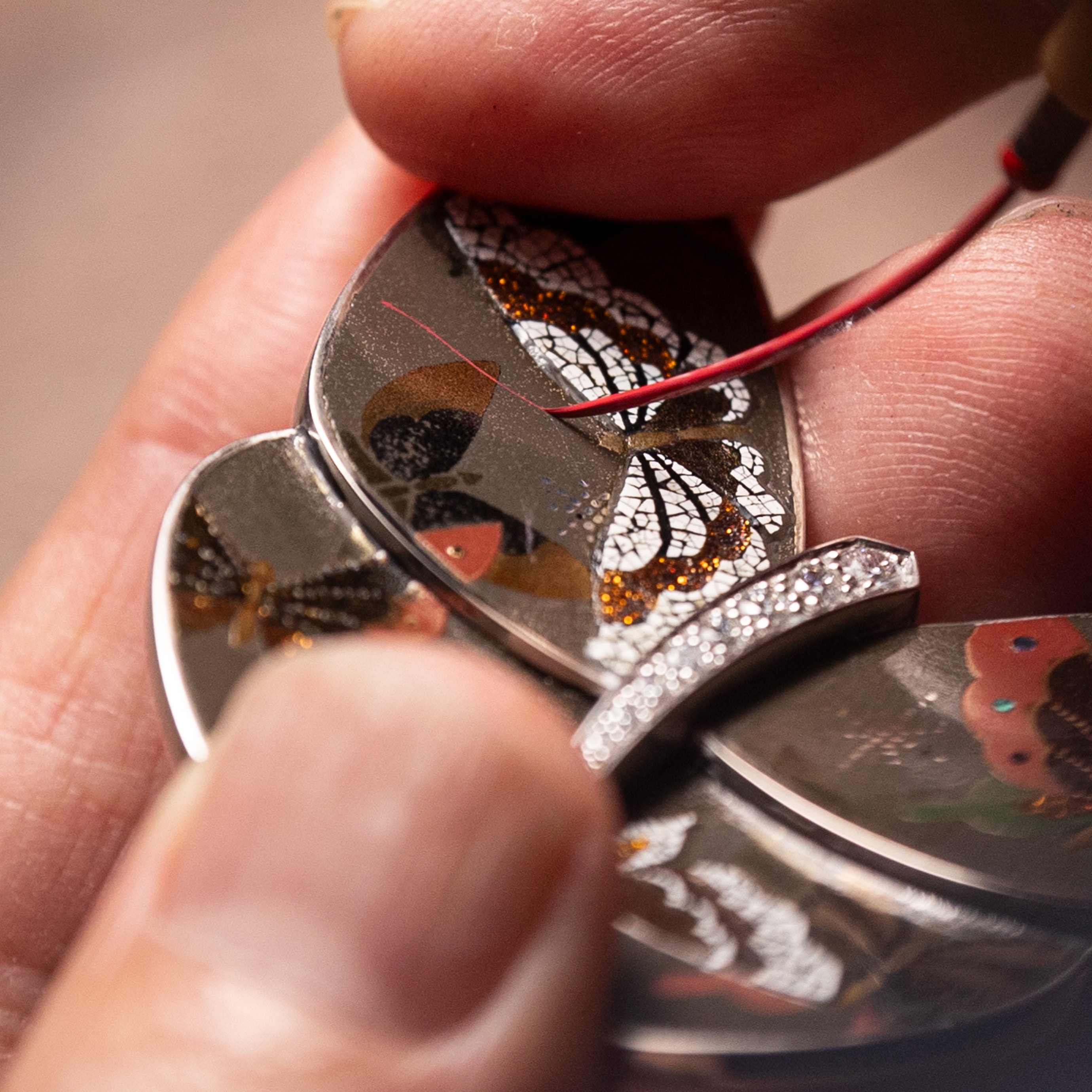 最后上漆,Cho Butterfly胸针,Van Cleef & Arpels梵克雅宝。