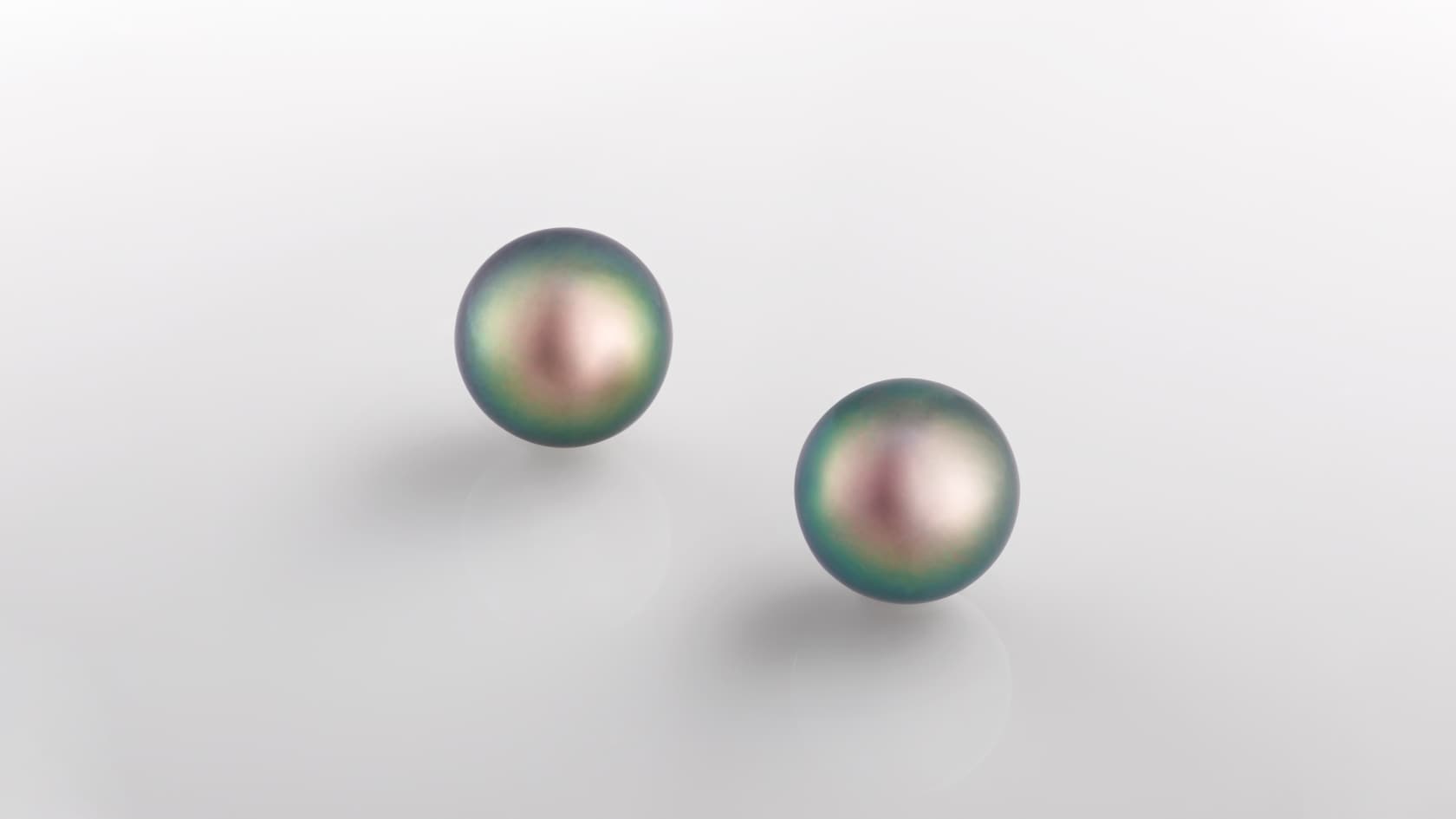 灰色养殖珍珠，Blason耳环，Van Cleef & Arpels梵克雅宝