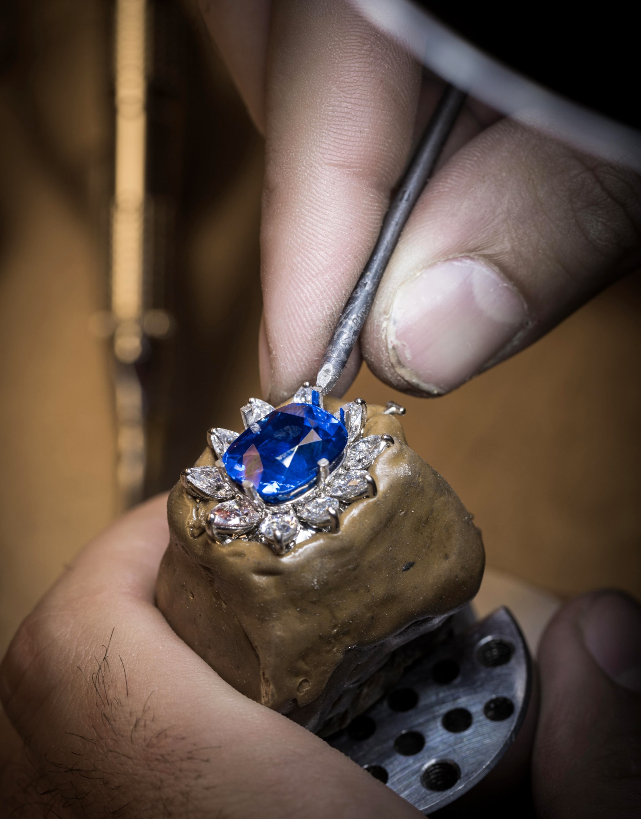 镶嵌工艺，镶嵌钻石，Joyaux de Madagascar项链及可拆式吊坠，Van Cleef & Arpels梵克雅宝