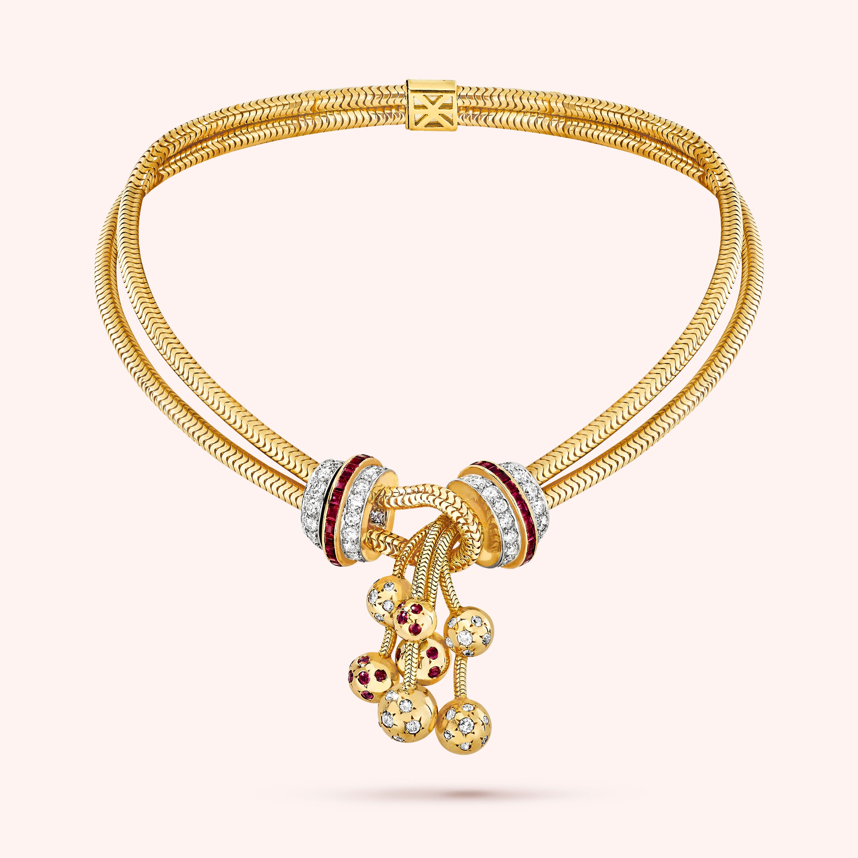 项链，1944年，黄K金，红宝石，钻石。Van Cleef & Arpels梵克雅宝典藏。
