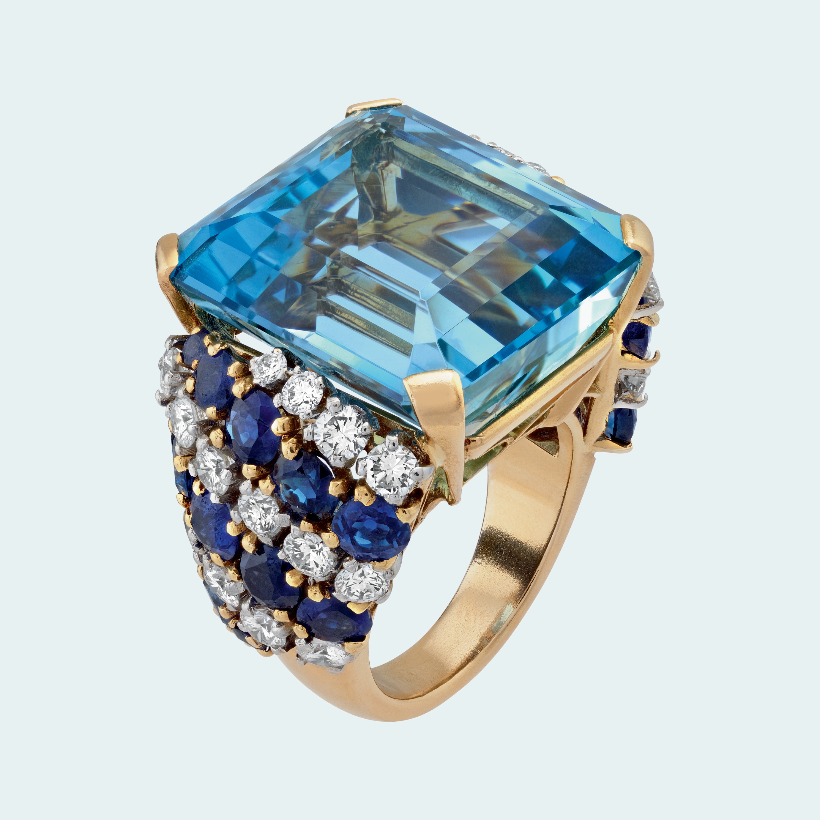 Ring, 1963. Yellow gold, platinum, sapphires, aquamarine, diamonds. Van Cleef & Arpels Collection.