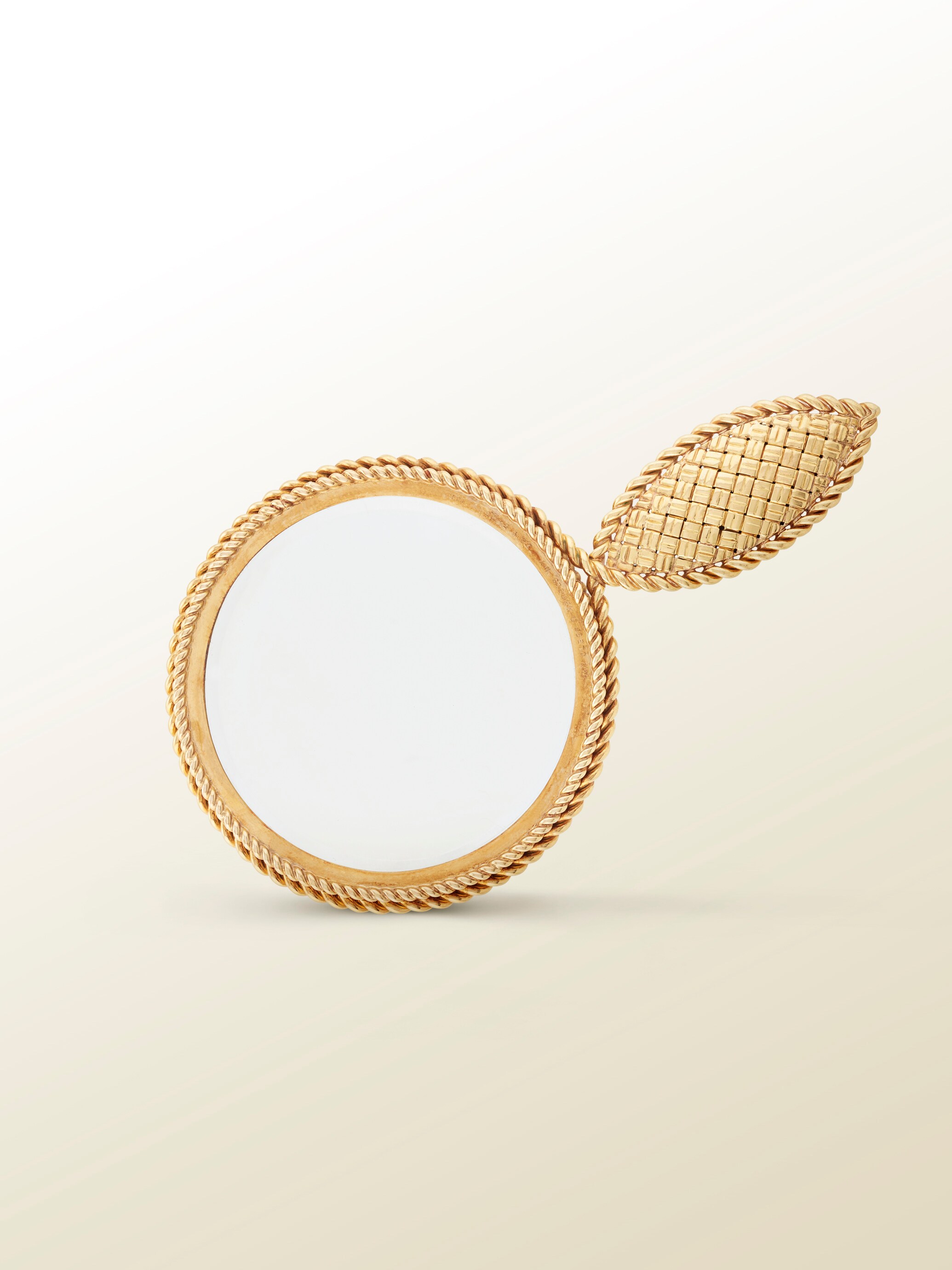 手持式化妆镜,1965年。 黄K金。 Van Cleef & Arpels梵克雅宝典藏系列