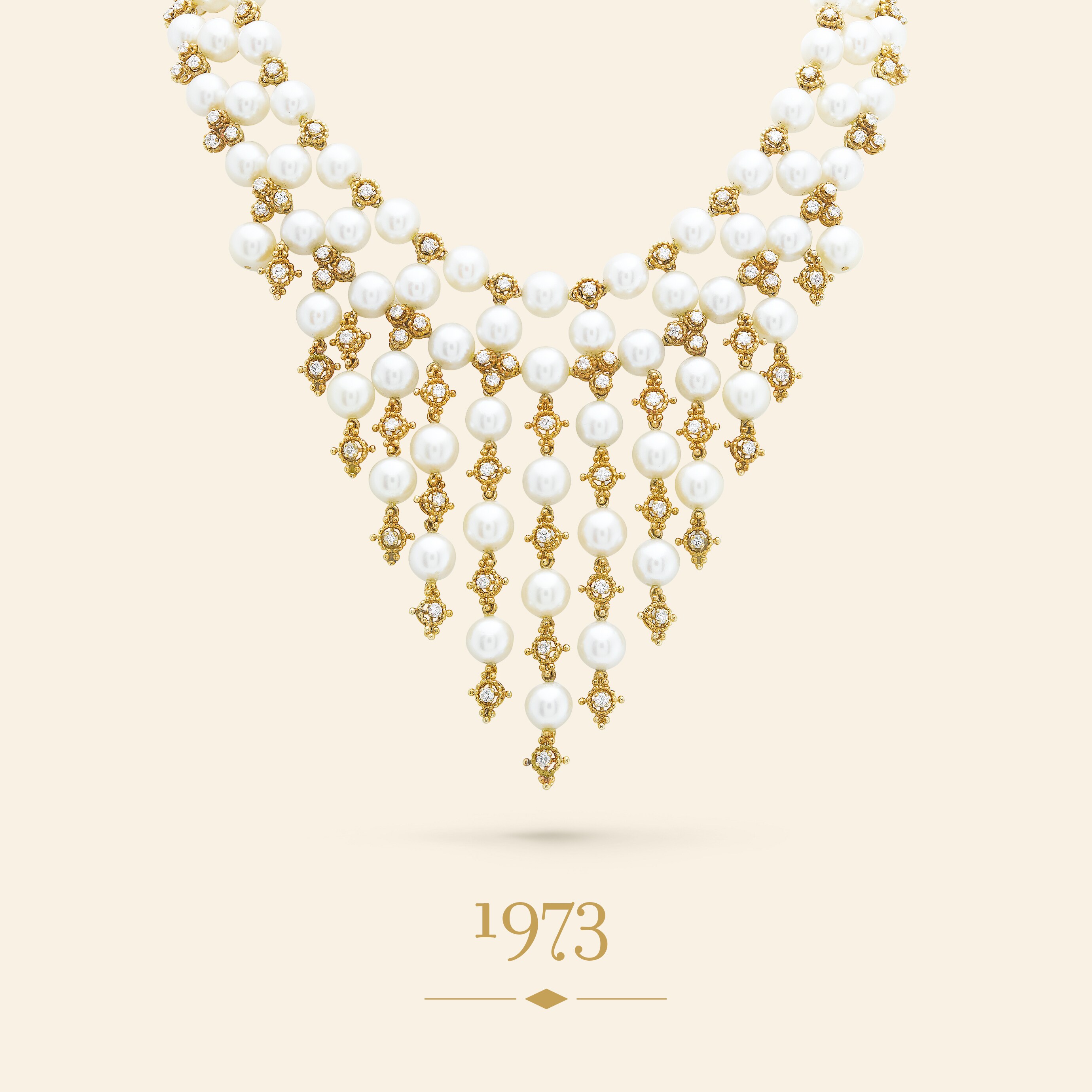 Valadon necklace, 1973. Yellow gold, white pearls, diamonds. Van Cleef & Arpels collection.