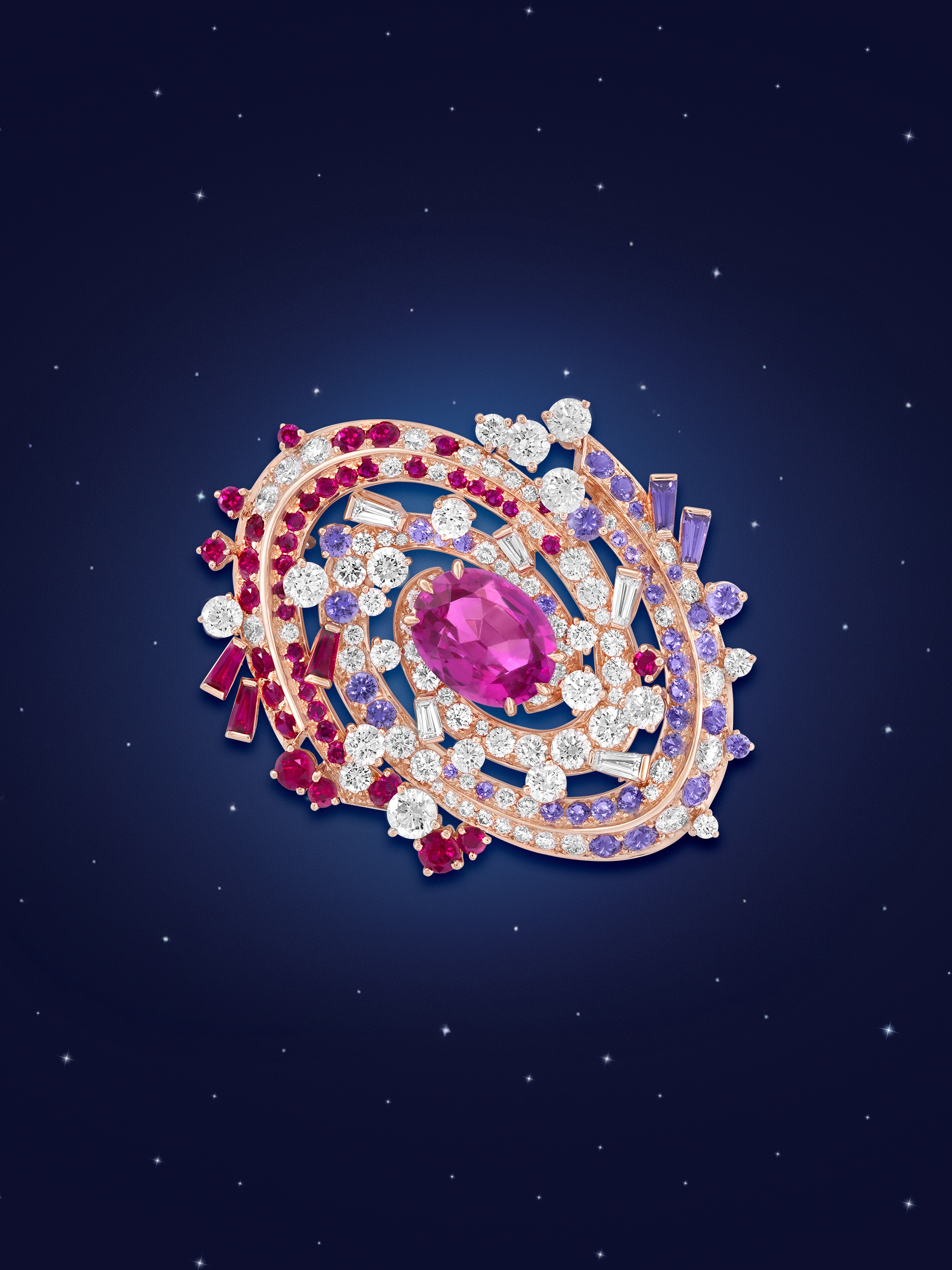 Doubles galaxies saphir rose clip, 2021, rose gold, pink sapphire, mauve sapphires, rubies, diamonds. Sous les étoiles High Jewelry collection, Van Cleef & Arpels