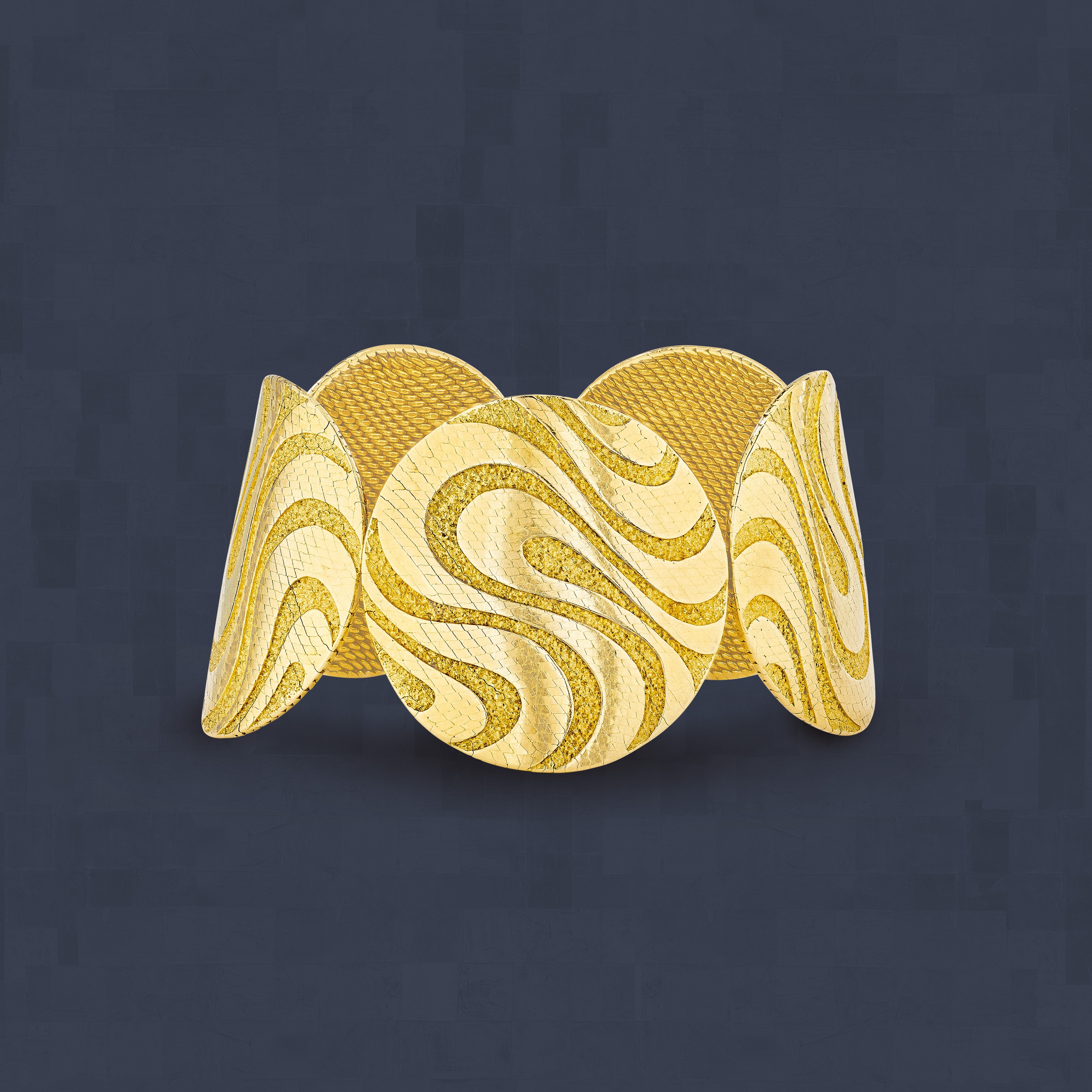 Op Art bracelet, 1970. Yellow gold. Van Cleef & Arpels Collection.