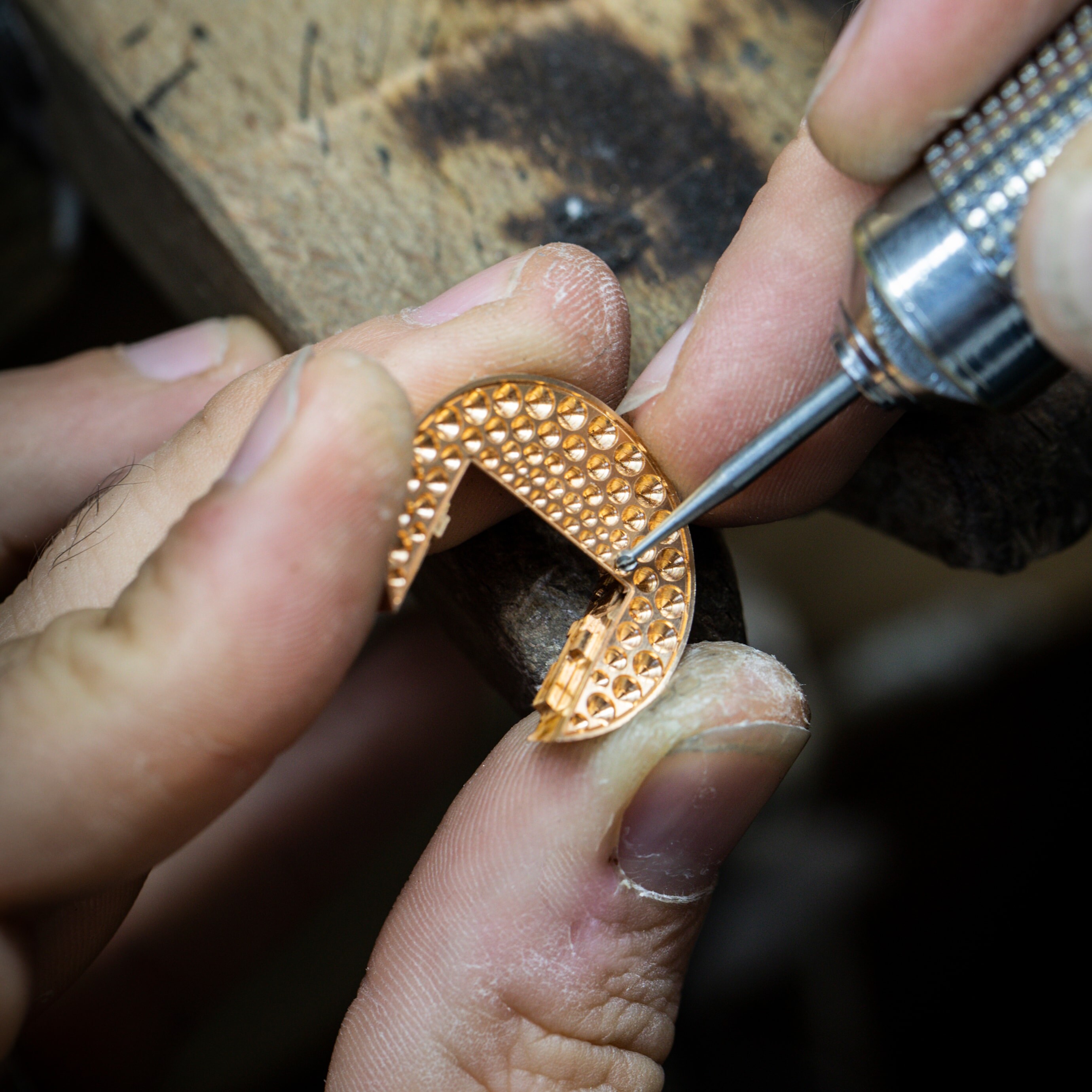 Ludo隐秘式腕表。Couture系列，Van Cleef & Arpels梵克雅宝。