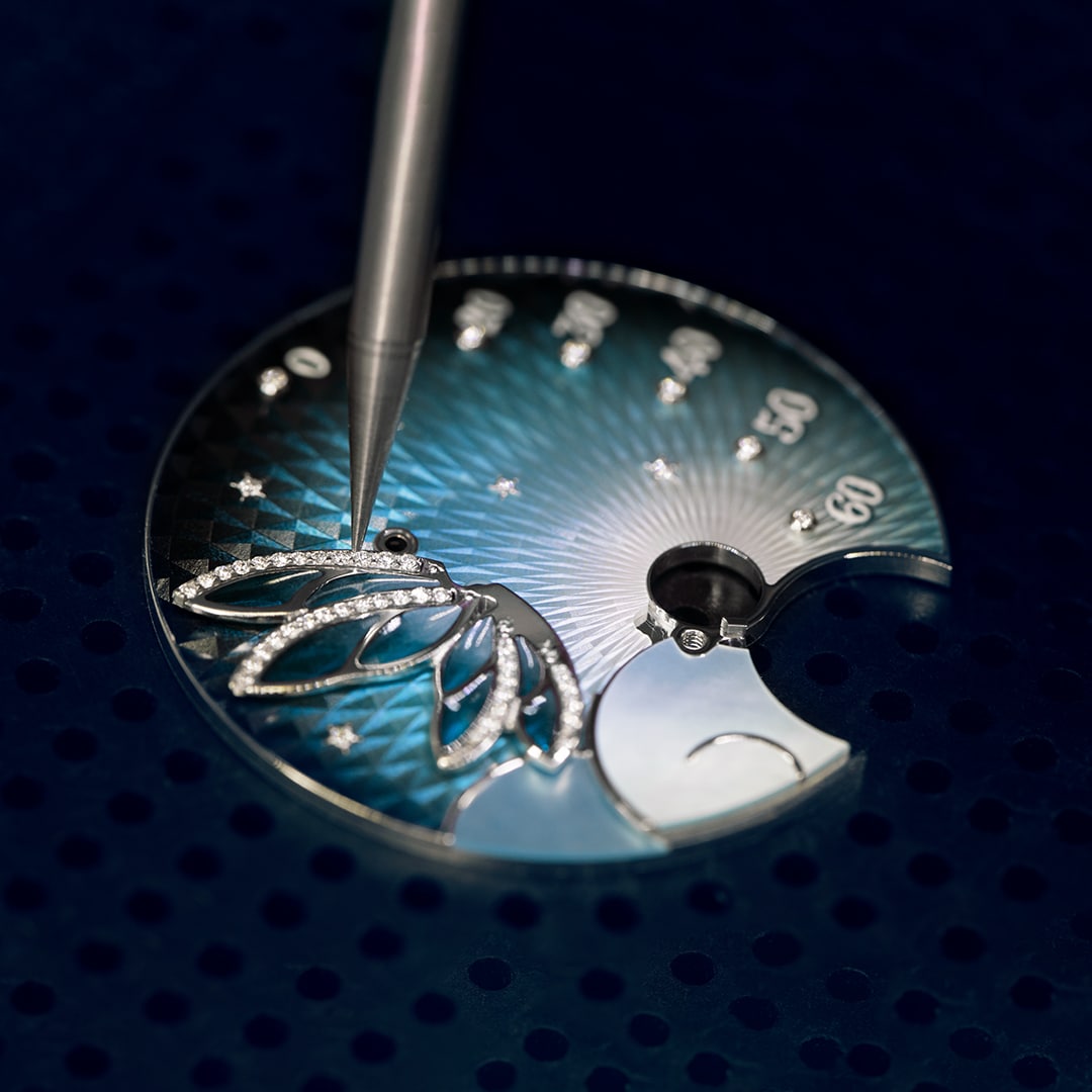 Lady Féerie腕表上仙子羽翼的钻石镶嵌工艺，Van Cleef & Arpels梵克雅宝。