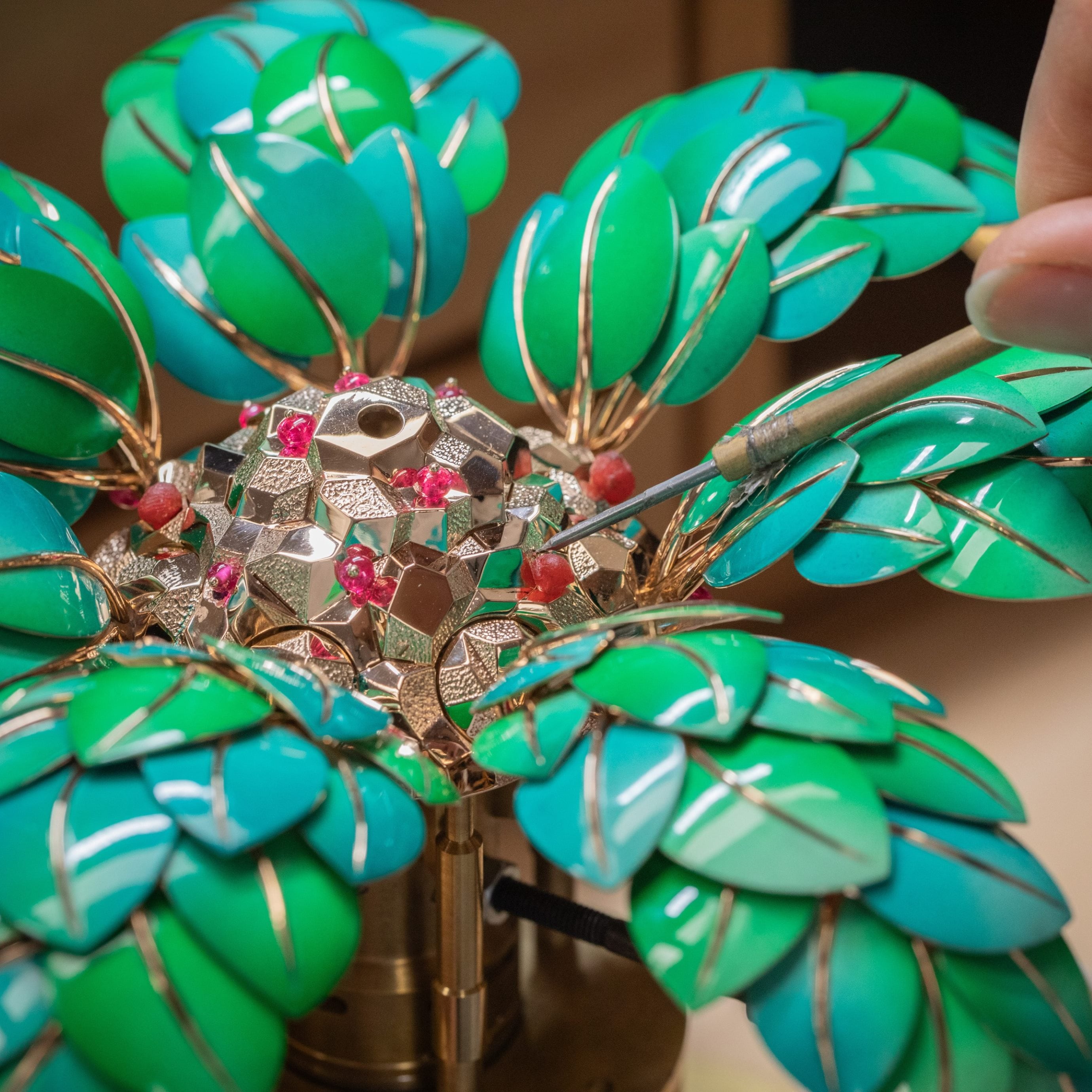 固定玫瑰金穹顶上部结构，Van Cleef & Arpels梵克雅宝。