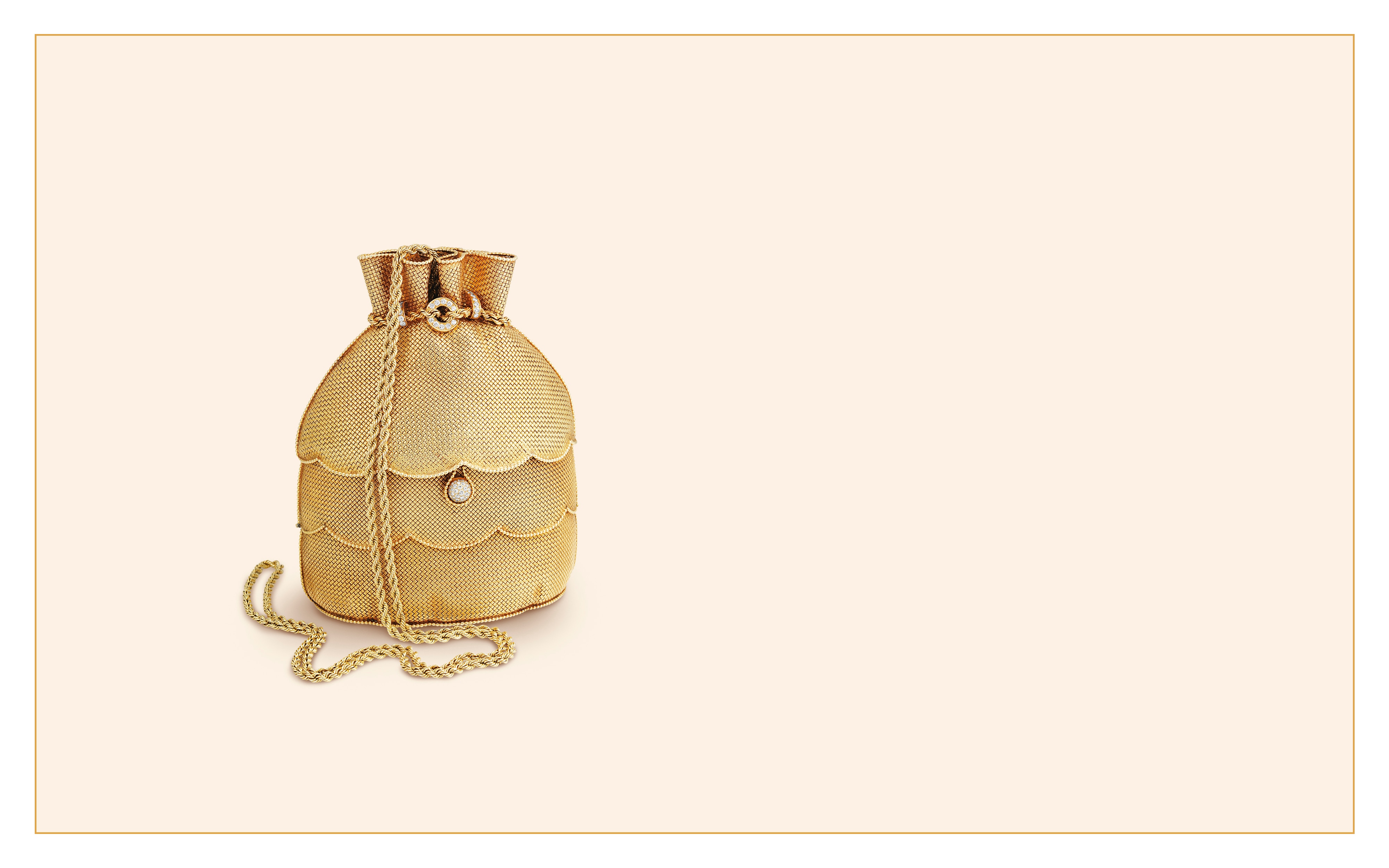 Evening bag, 1971. 18K yellow gold, diamonds. Van Cleef & Arpels Collection.