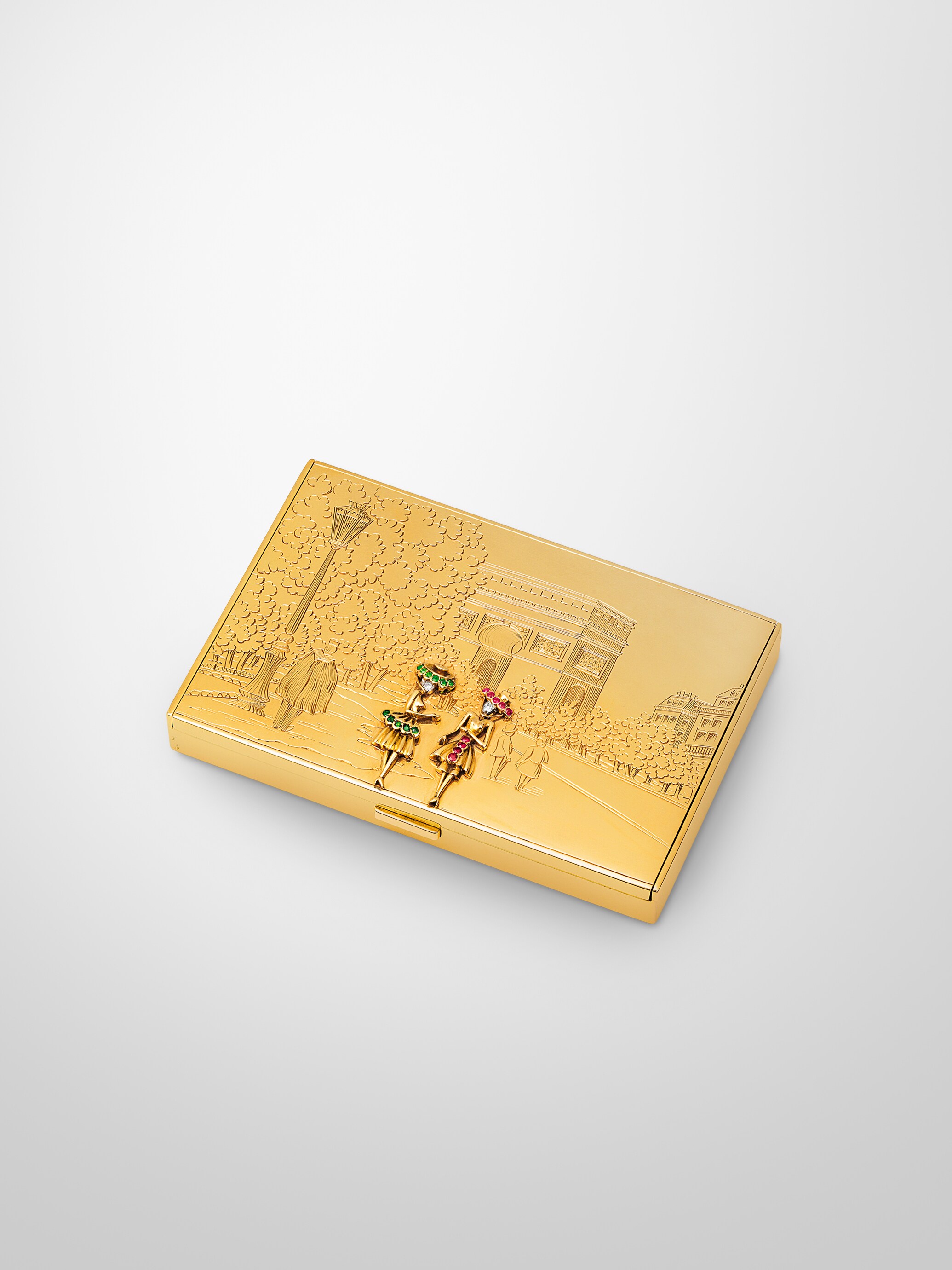 Arc de Triomphe powder case, 1945, yellow gold, emeralds, rubies, diamonds. Van Cleef & Arpels Collection.