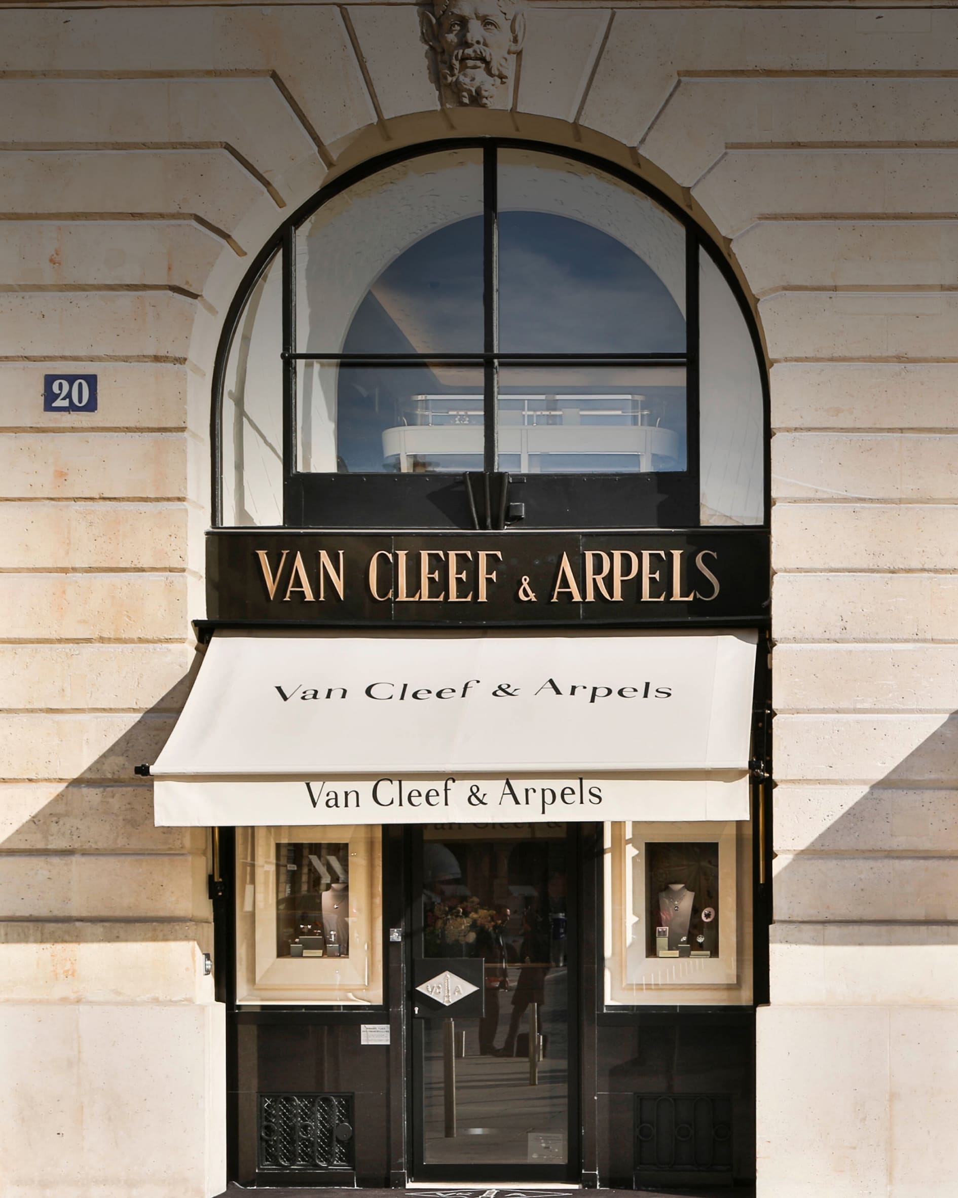 The newsroom, Van Cleef & Arpels.