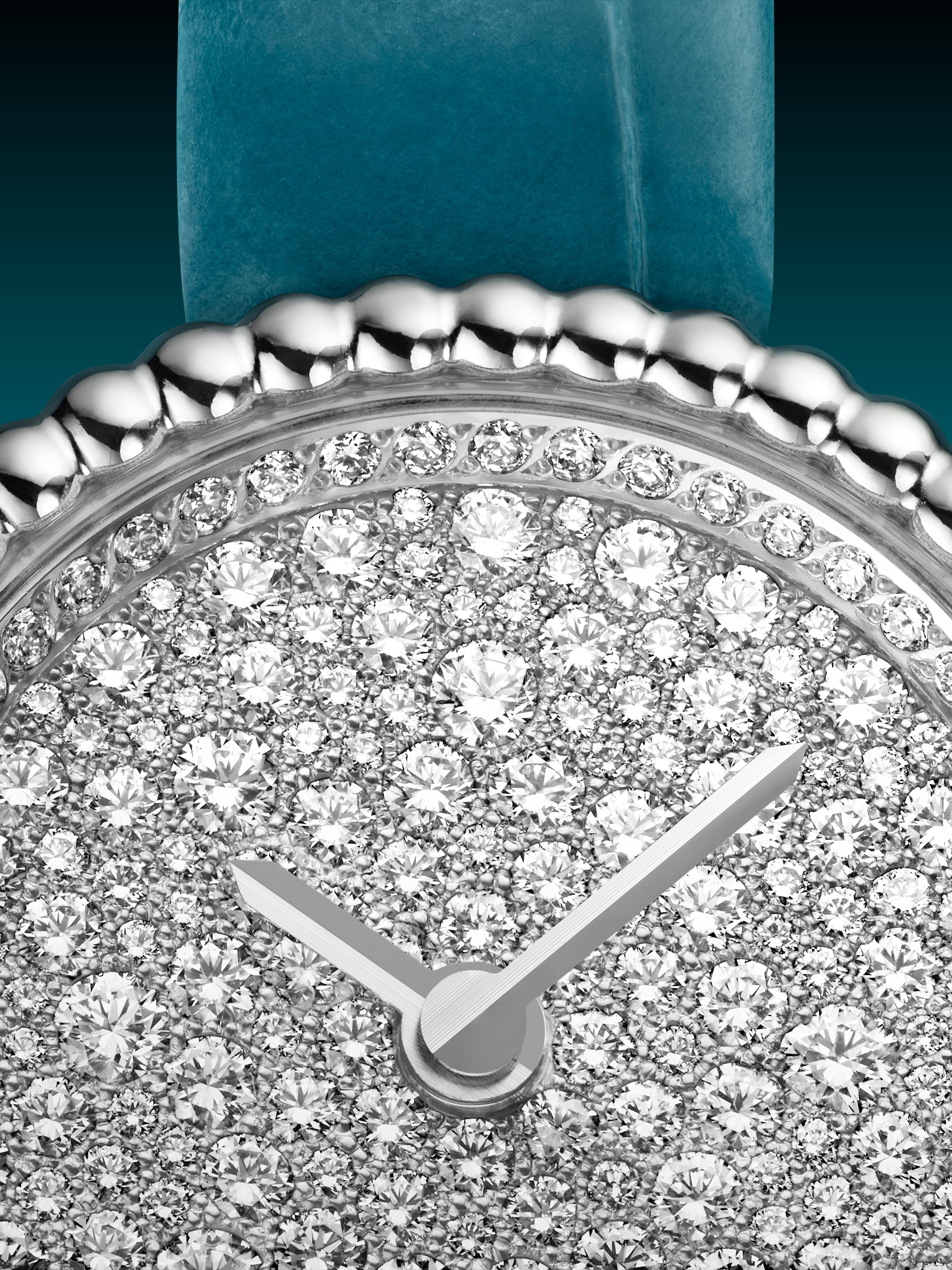 Perlée watch 23mm, white gold 18K, diamonds,  Swiss quartz movement. Van Cleef & Arpels.