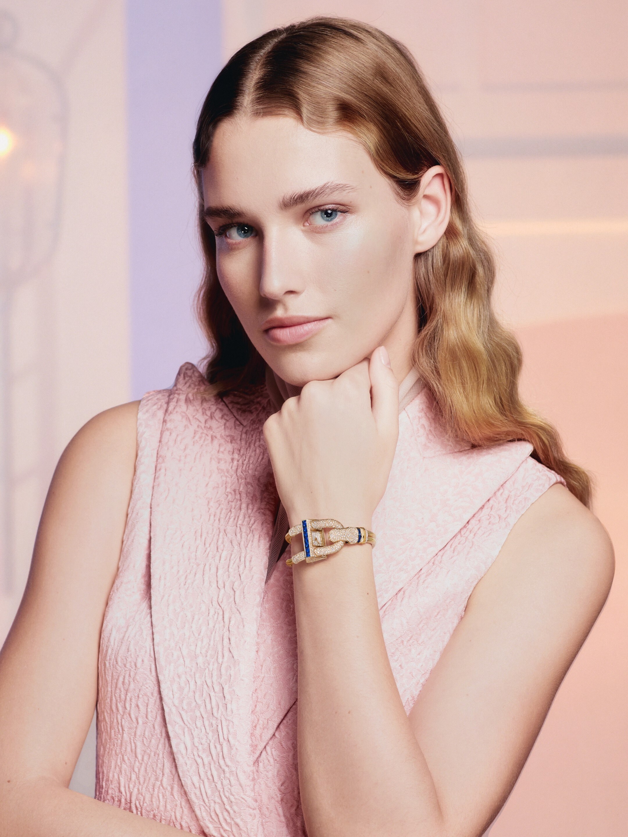 Cadenas watch. 18K white gold, 18K yellow gold, sapphires, diamonds, swiss quarts movement. Cadenas® collection, Van Cleef & Arpels.