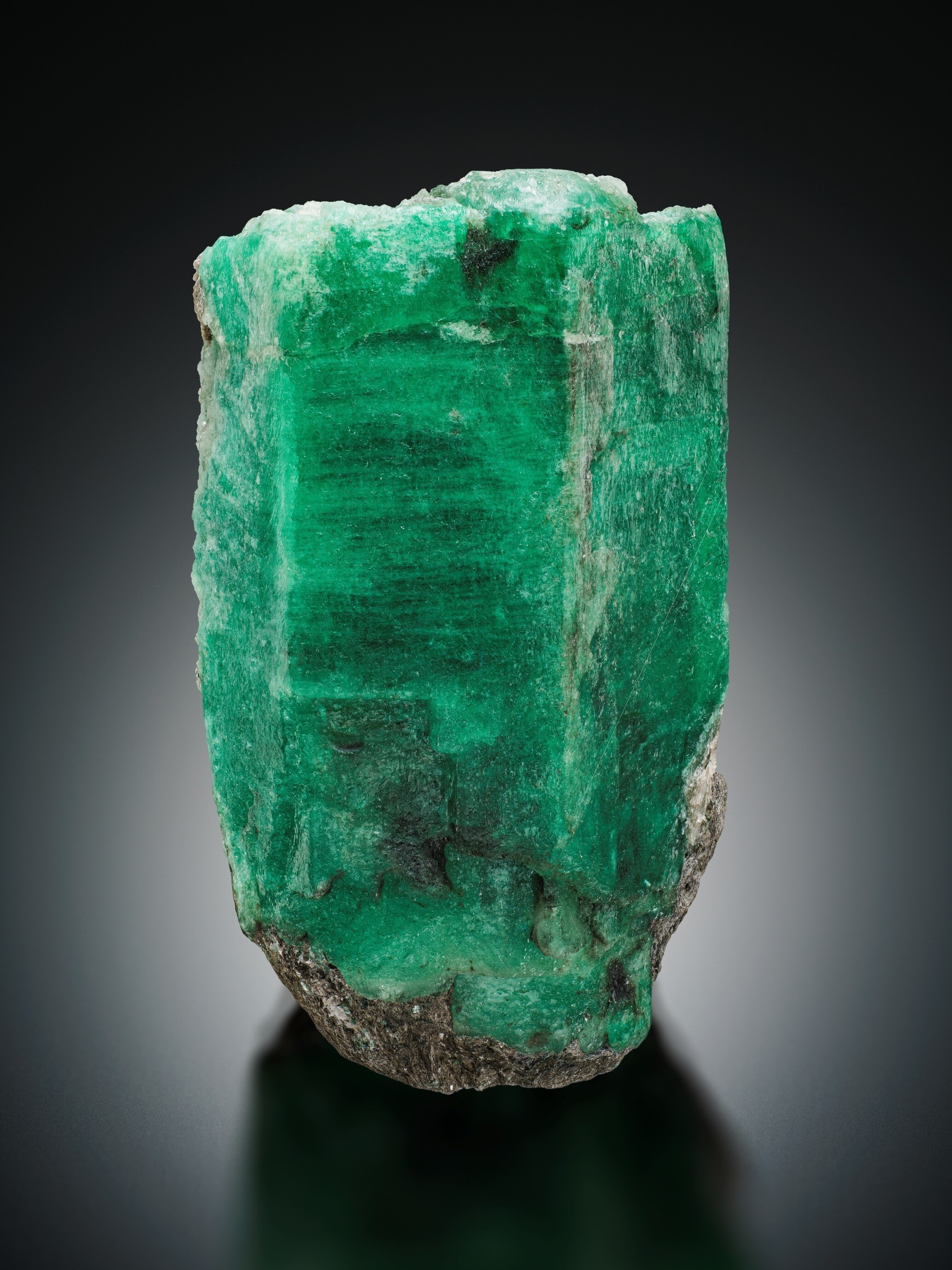 Emerald, Beryl. Malyshevo, Sverdlovsk Oblast, Ural. Mountains, Russia. Sam Yung Leung Yuen Collection.