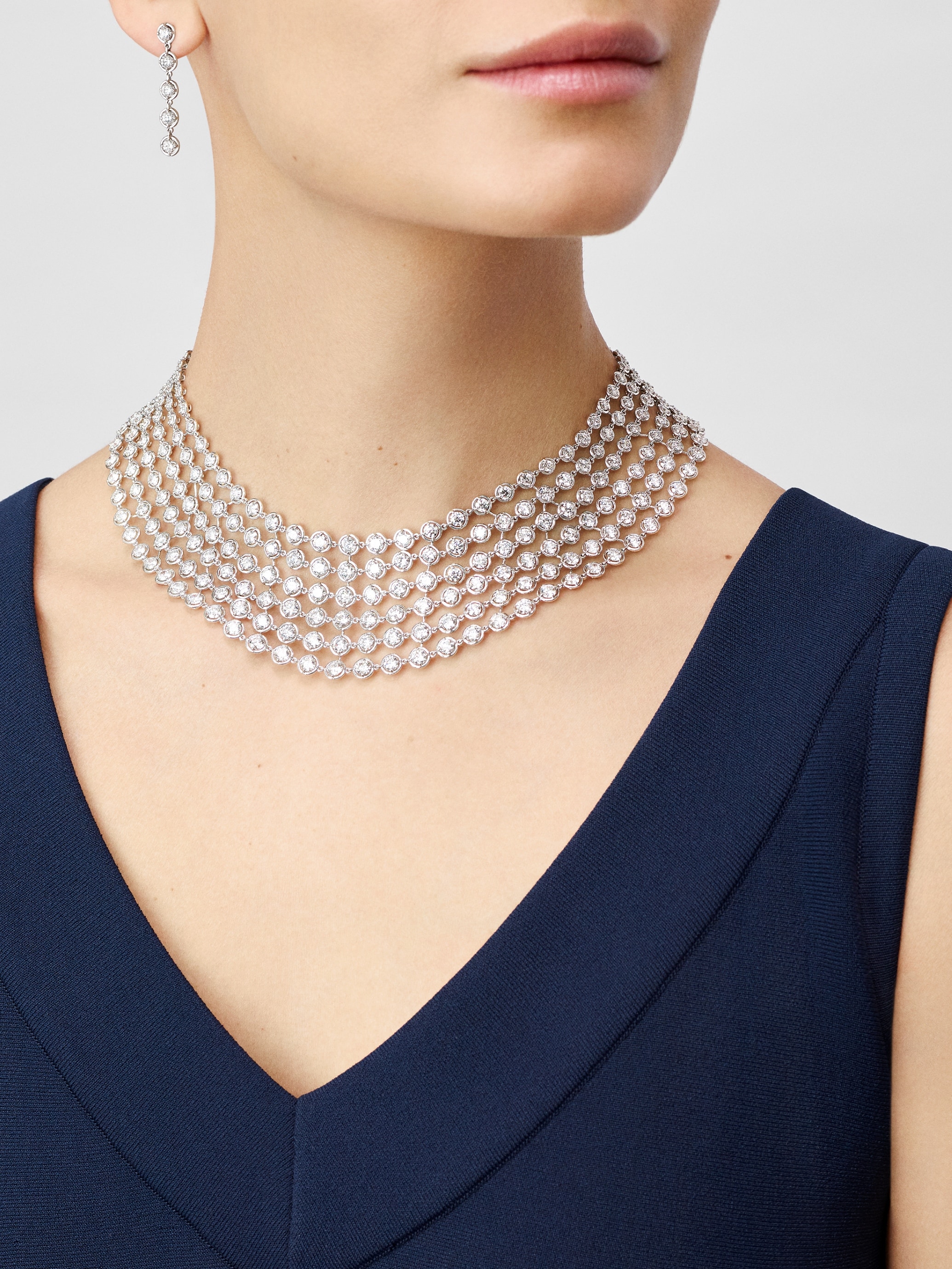 Palmyre项链及耳环,18K白金,钻石。Palmyre高级珠宝系列,Van Cleef & Arpels梵克雅宝。