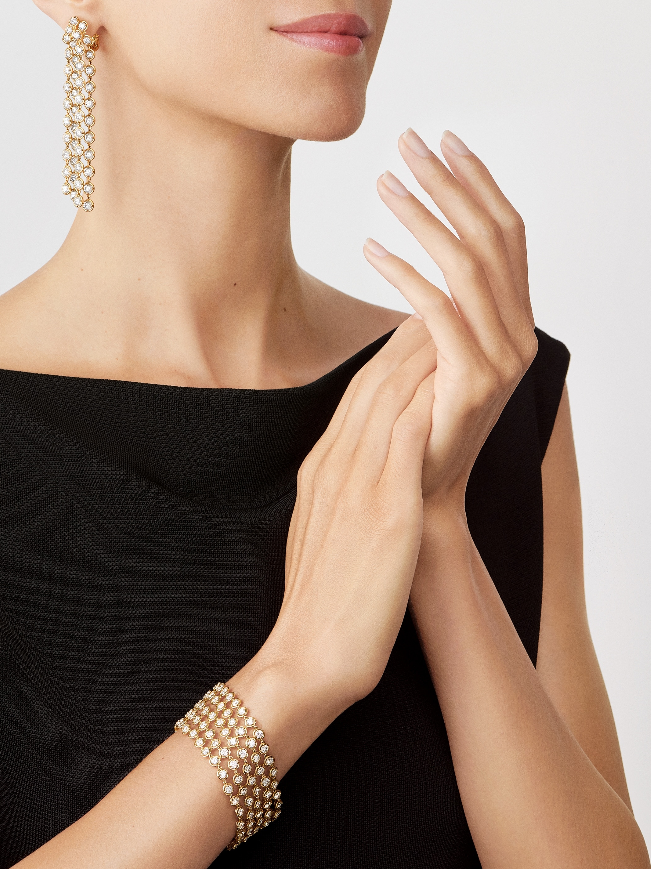 Palmyre手镯及耳环,18K黄金,钻石。Palmyre高级珠宝系列,Van Cleef & Arpels梵克雅宝。