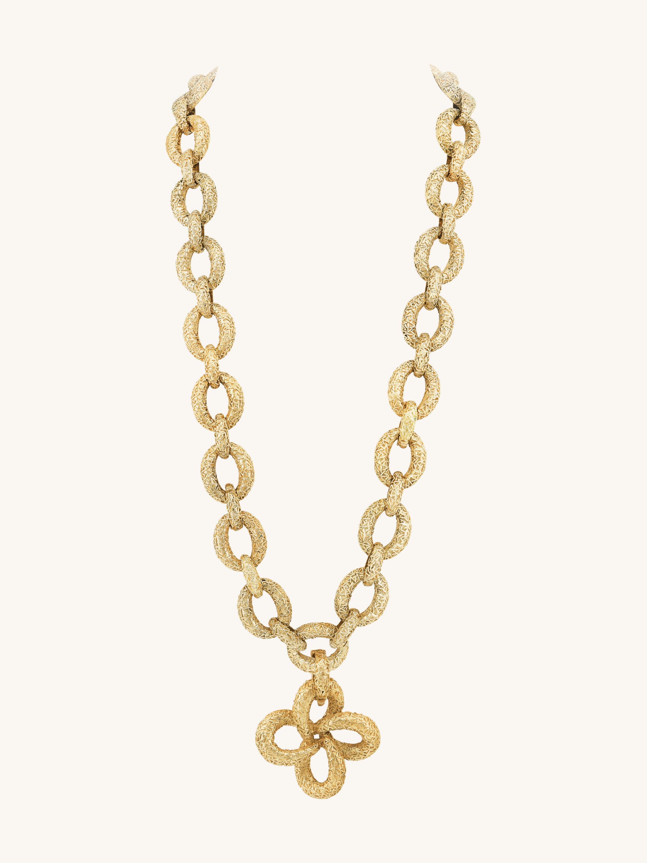 Chevalerie long necklace, 1969, yellow gold, pink gold, white gold. Heritage collection, Van Cleef & Arpels.
