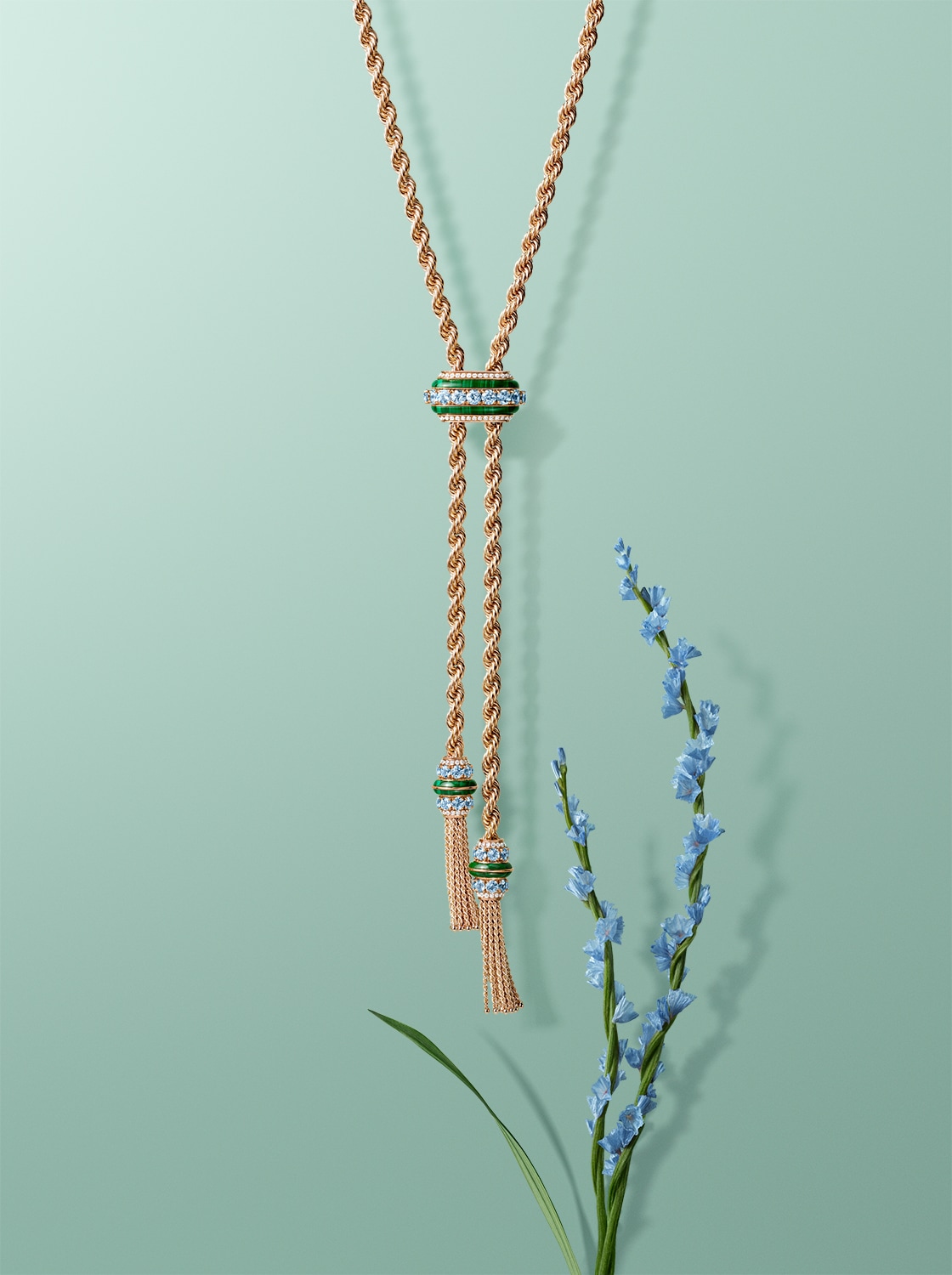 Liane™长项链，玫瑰金，白K金，绿色碧玺，青金石，钻石。Liane™系列，Van Cleef & Arpels梵克雅宝。