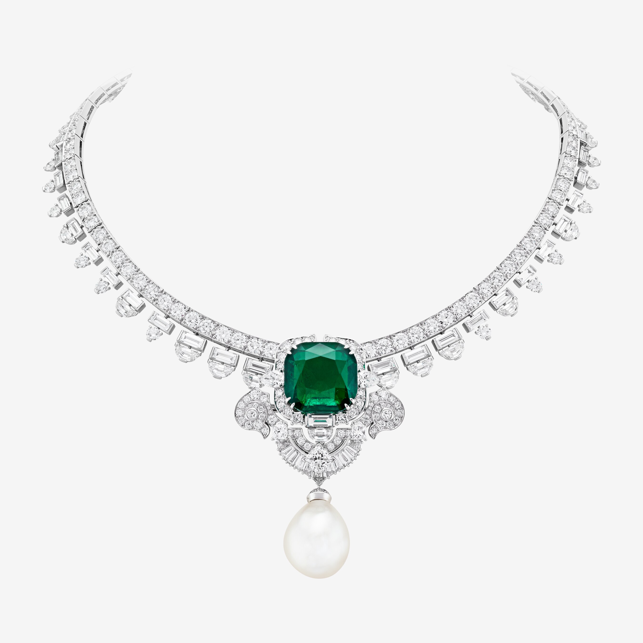 Serrania necklace with detachable clip and pendant, white gold, platinum, one white natural pearl of 26.85 carats, one cushion-cut emerald of 26.43 carats (Colombia), diamonds. Émeraude en Majesté collection, Van Cleef & Arpels.