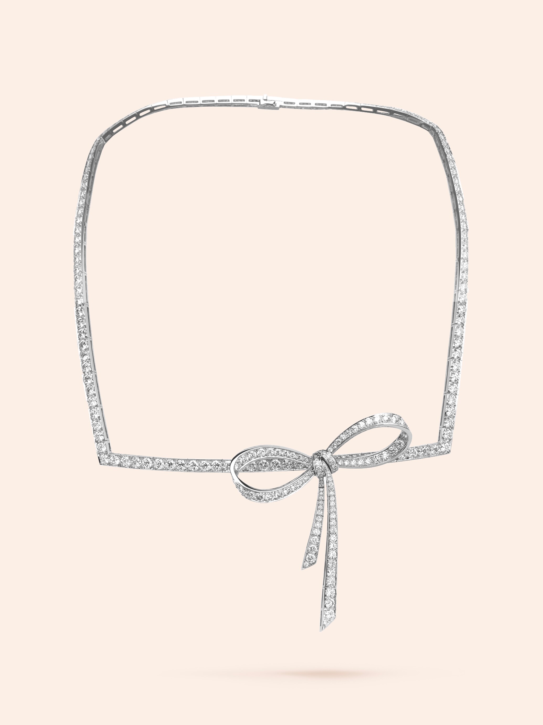 Décolleté项链及可拆卸式胸针。18K白金,钻石。Couture系列,Van Cleef & Arpels梵克雅宝。