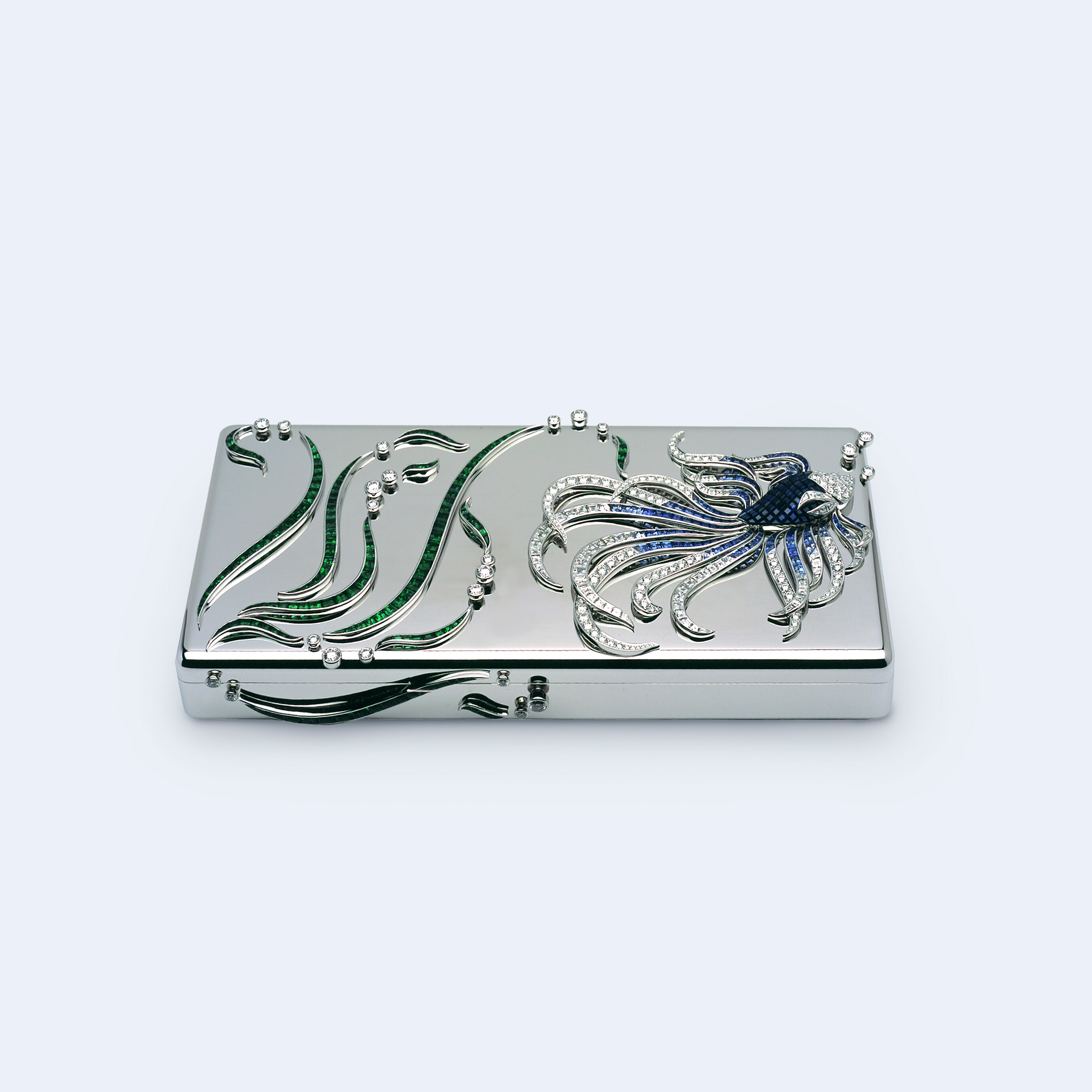 Haliades Minaudière™百宝匣。18K白金,玫瑰金,蓝宝石,祖母绿,Traditional Mystery Set™传统隐密式镶嵌蓝宝石,钻石。私人珍藏。