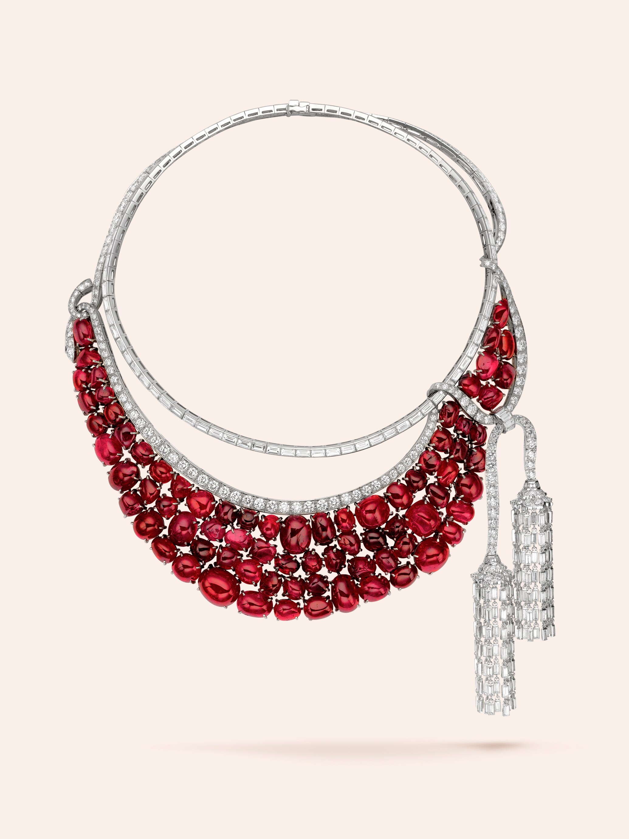 Quadrille项链。18K白金,77颗共重341.62克拉的红宝石,钻石。私人珍藏。