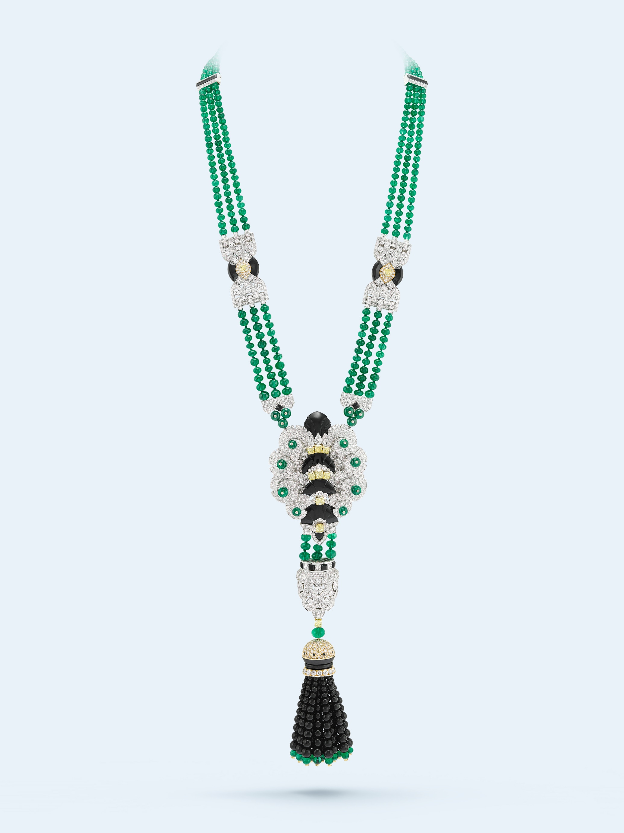 Bal des chats et des oiseaux可转换式项链。18K白金,18K黄金,624颗共重323.25克拉的祖母绿圆珠,黄钻和白钻,黑色尖晶石,缟玛瑙。私人珍藏。